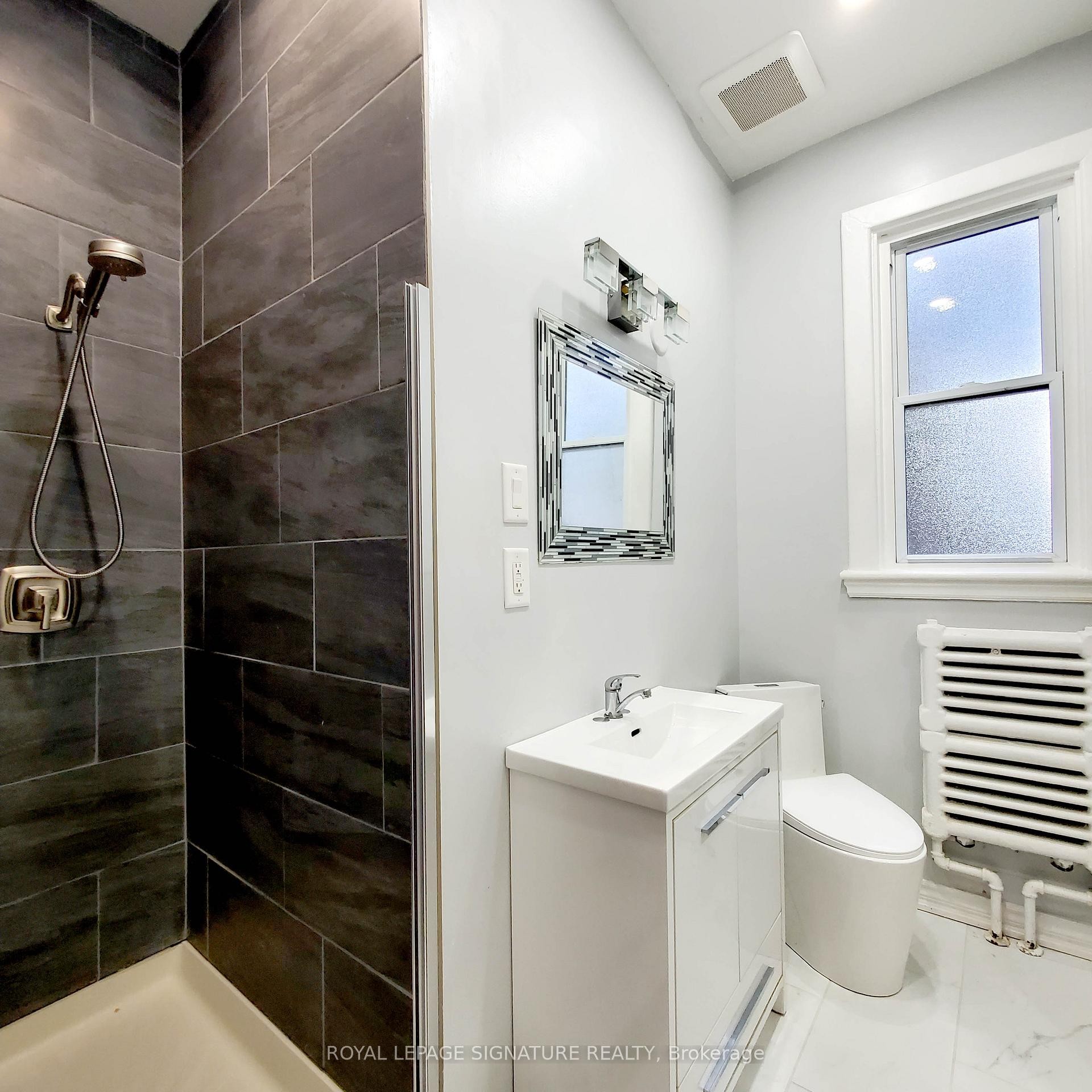 









116


Fairholt

Road South, 2,
Hamilton,




ON
L8M 2T7

