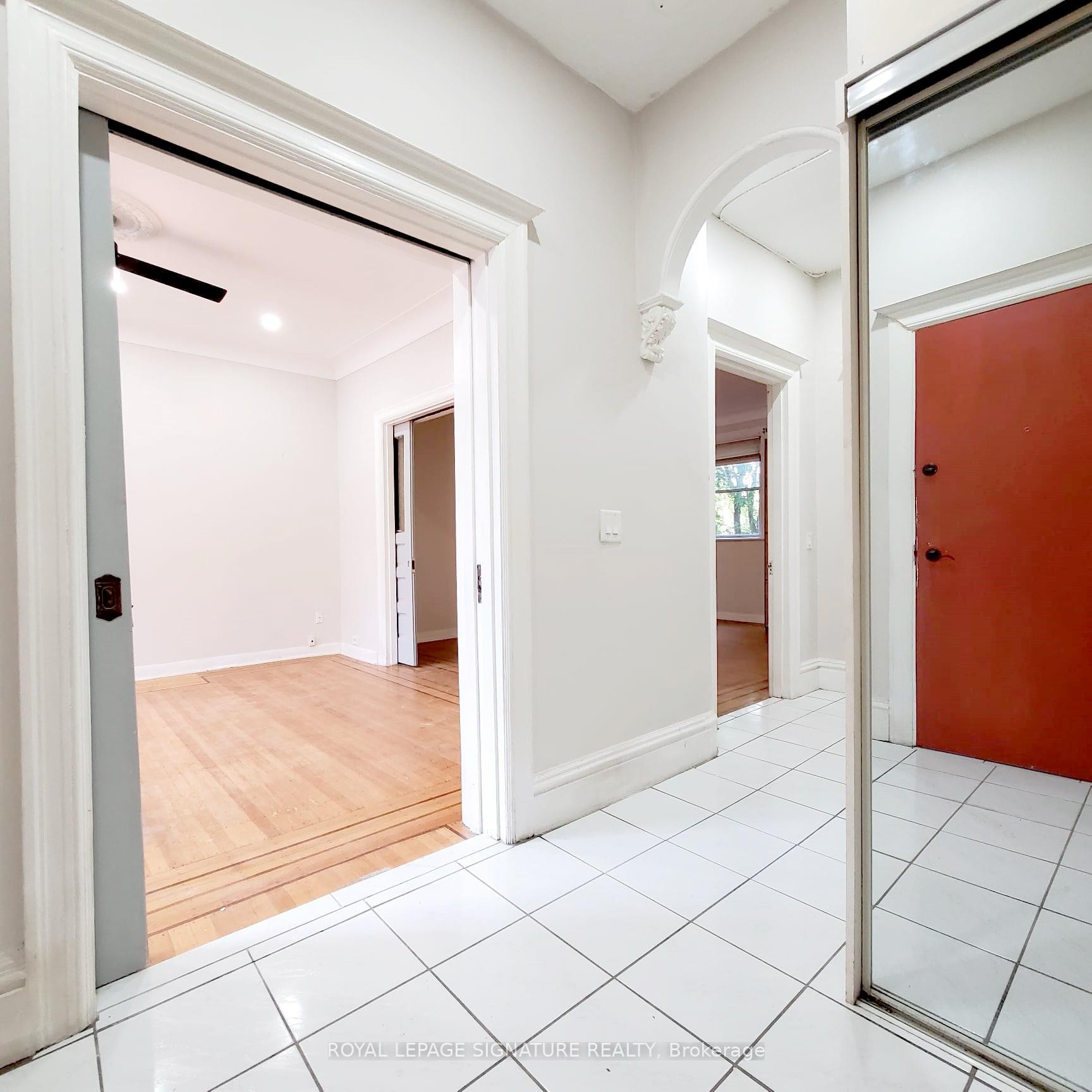 









116


Fairholt

Road South, 2,
Hamilton,




ON
L8M 2T7

