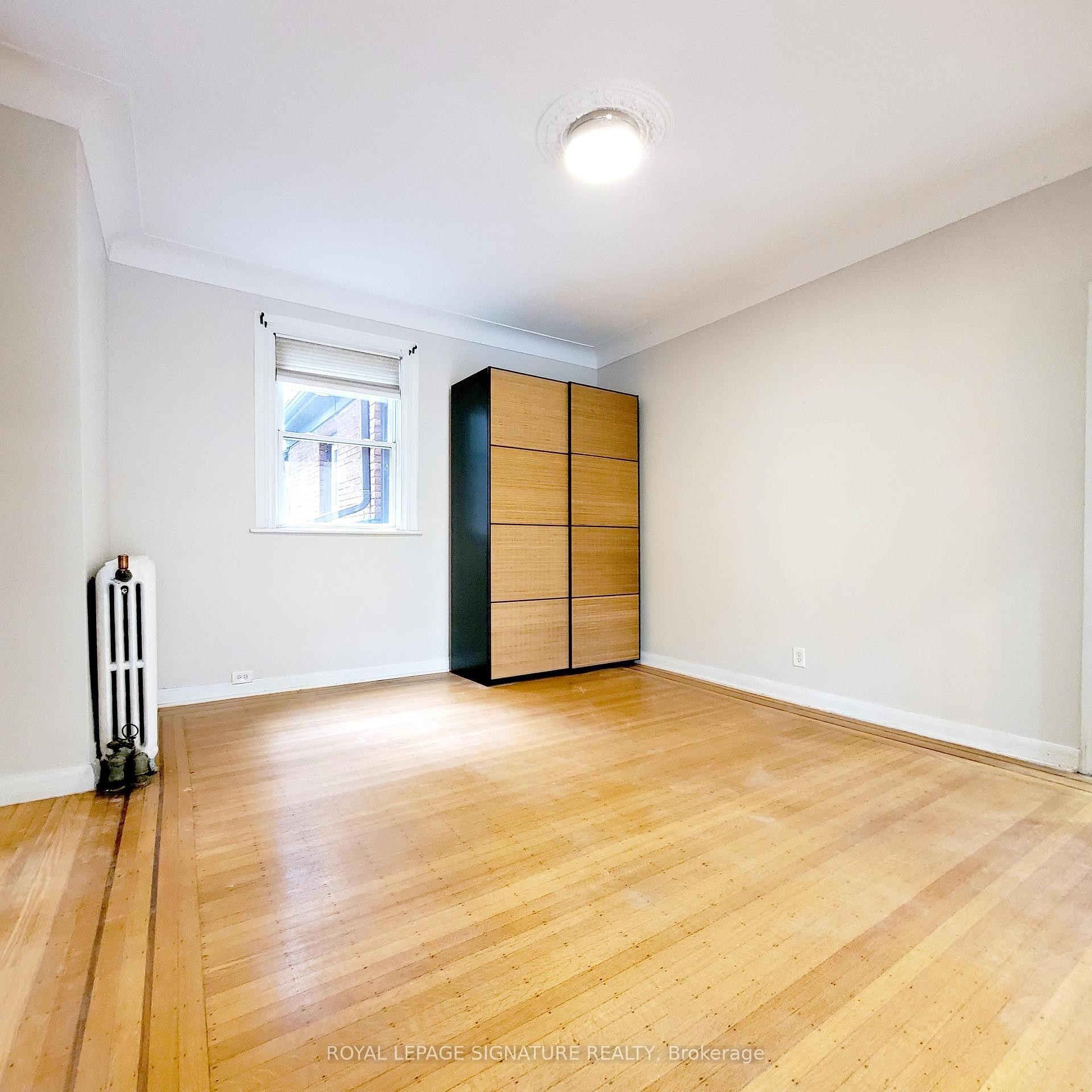 









116


Fairholt

Road South, 2,
Hamilton,




ON
L8M 2T7

