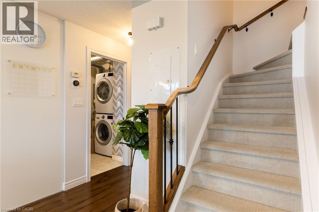 












333 GOSLING Gardens Unit# 316

,
Guelph,




Ontario
N1L0K4

