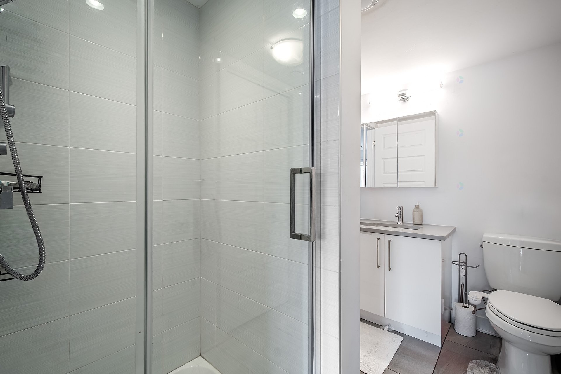 









5788A


Av. Parkhaven

,
Côte-Saint-Luc,




QC
H4W1X9

