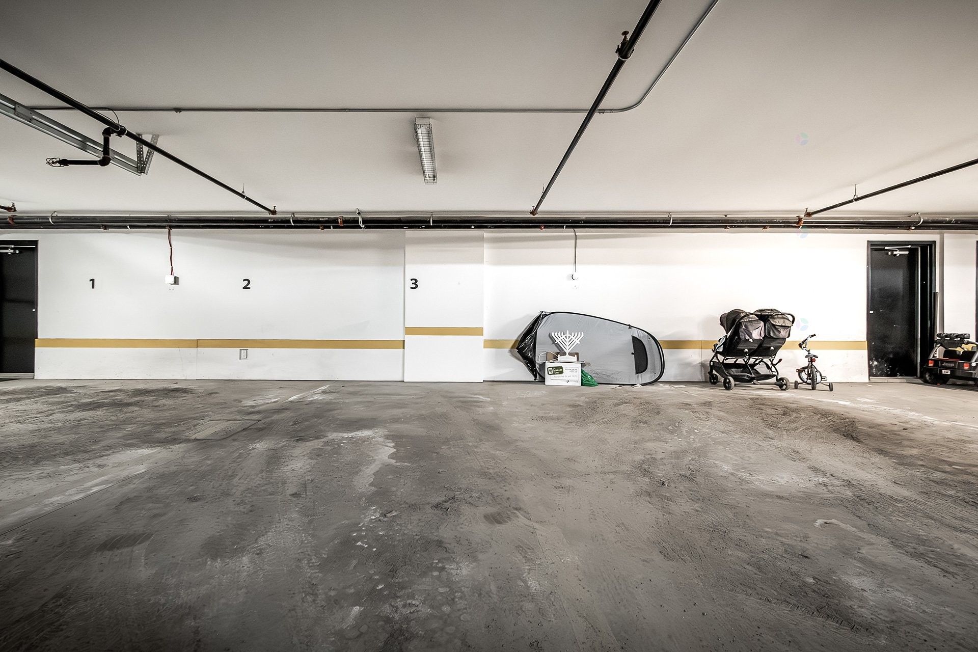 









5788A


Av. Parkhaven

,
Côte-Saint-Luc,




QC
H4W1X9

