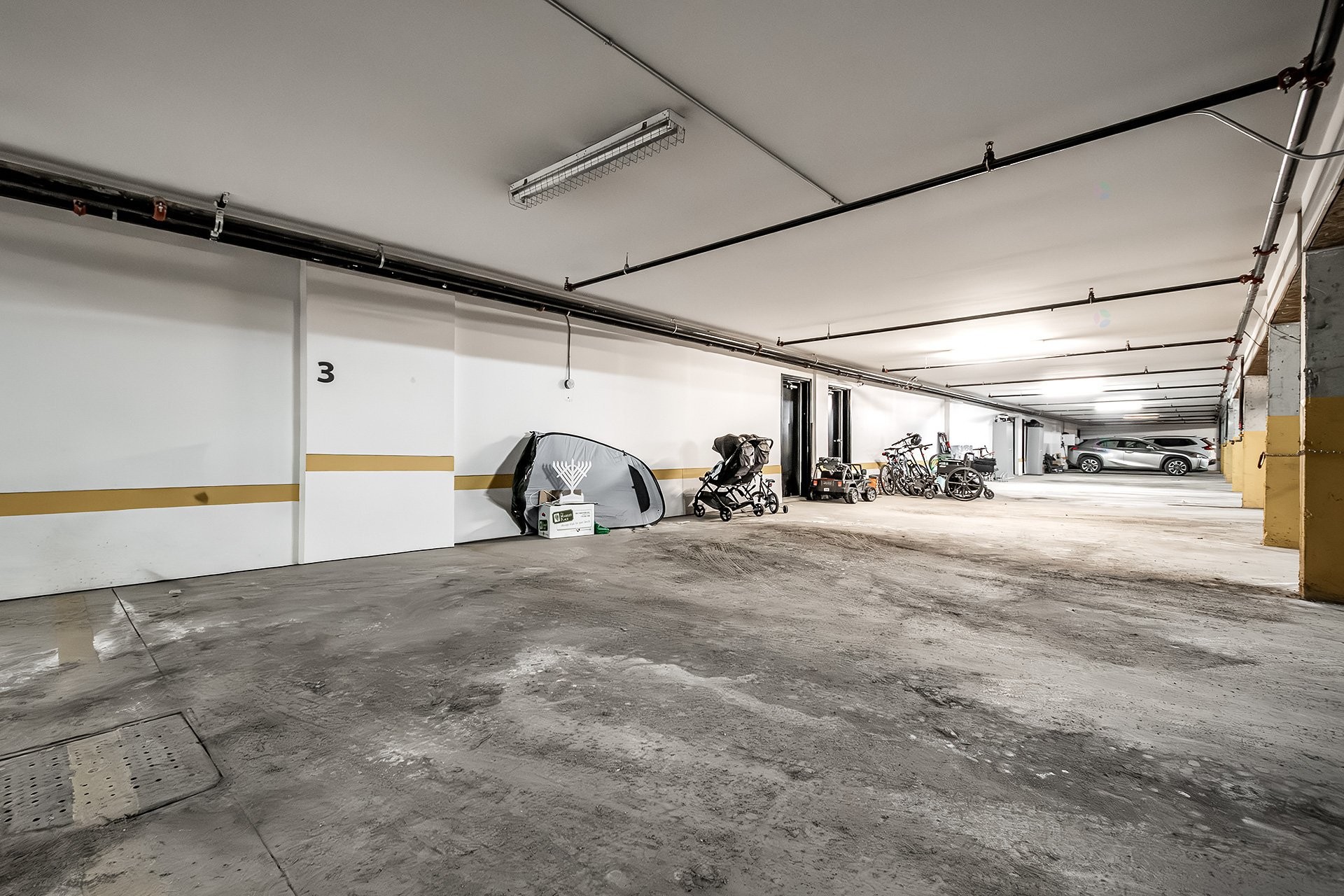 









5788A


Av. Parkhaven

,
Côte-Saint-Luc,




QC
H4W1X9

