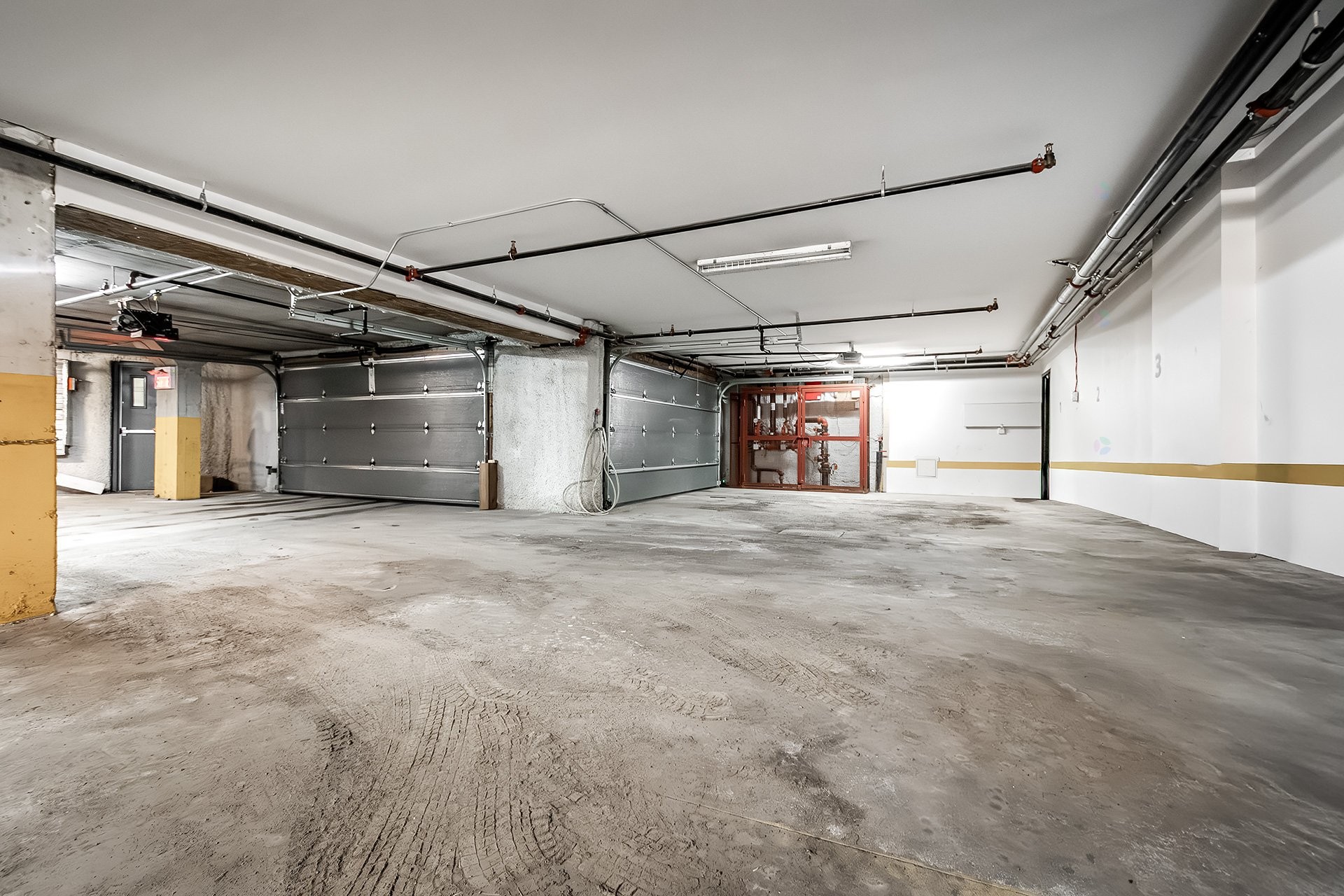 









5788A


Av. Parkhaven

,
Côte-Saint-Luc,




QC
H4W1X9

