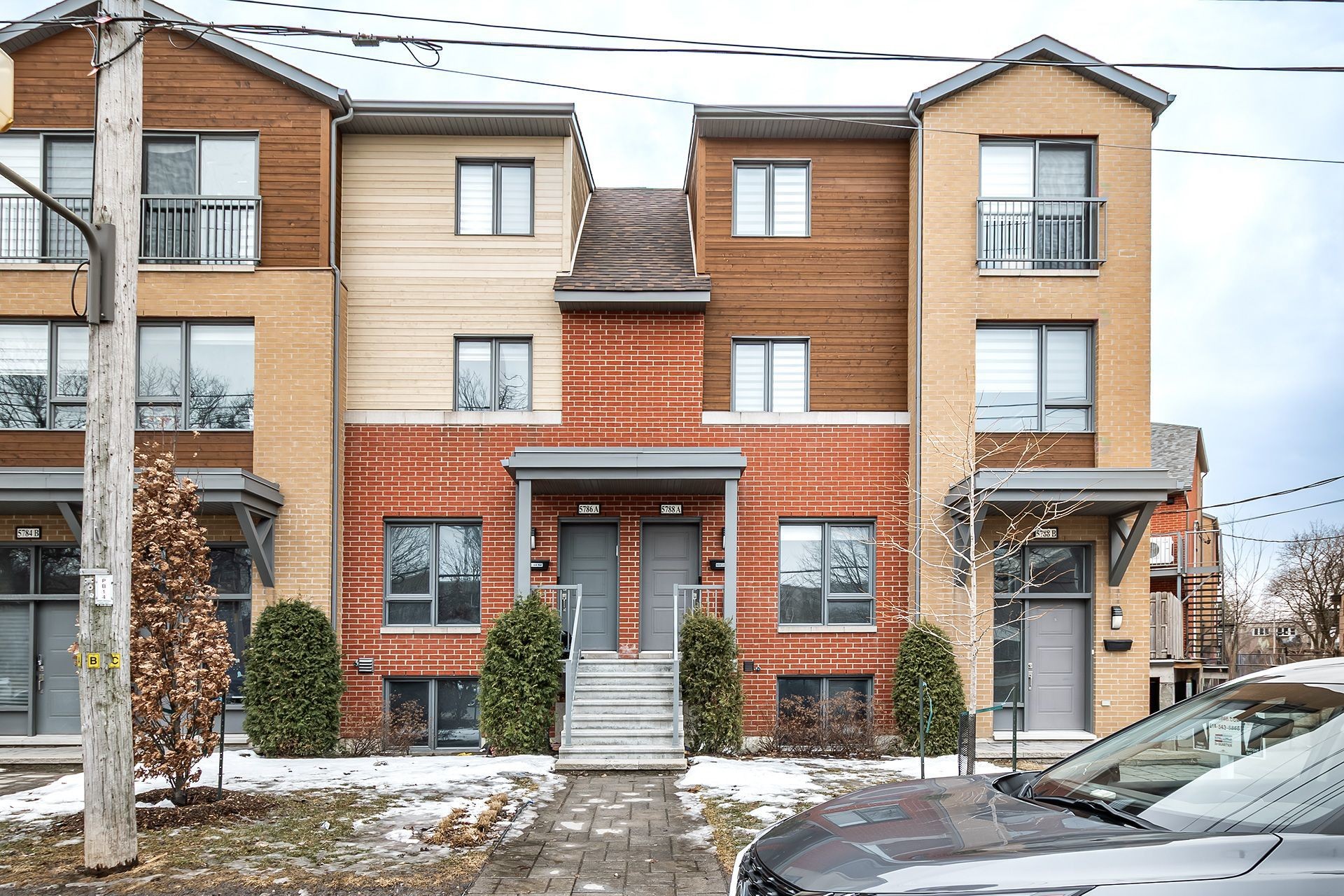 









5788A


Av. Parkhaven

,
Côte-Saint-Luc,




QC
H4W1X9

