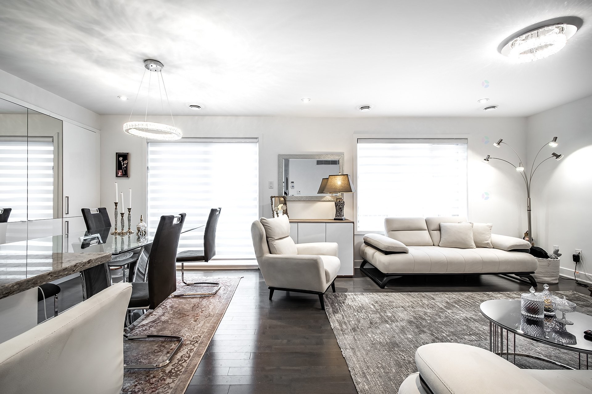 









5788A


Av. Parkhaven

,
Côte-Saint-Luc,




QC
H4W1X9

