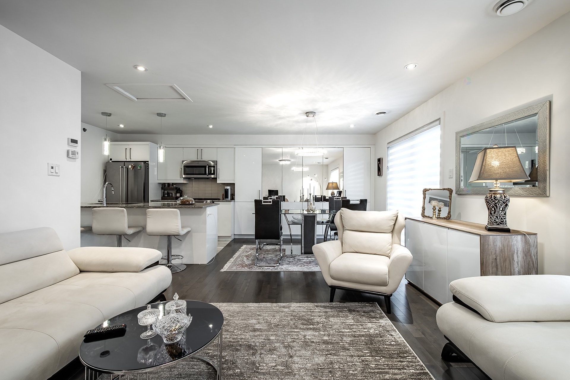 









5788A


Av. Parkhaven

,
Côte-Saint-Luc,




QC
H4W1X9

