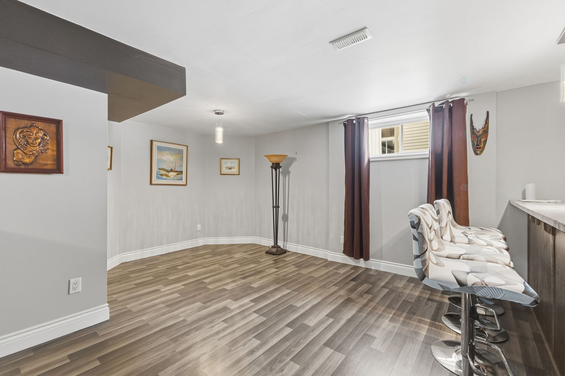 









37


Rue Biehler

,
Gatineau (Buckingham),




QC
J8L3S6

