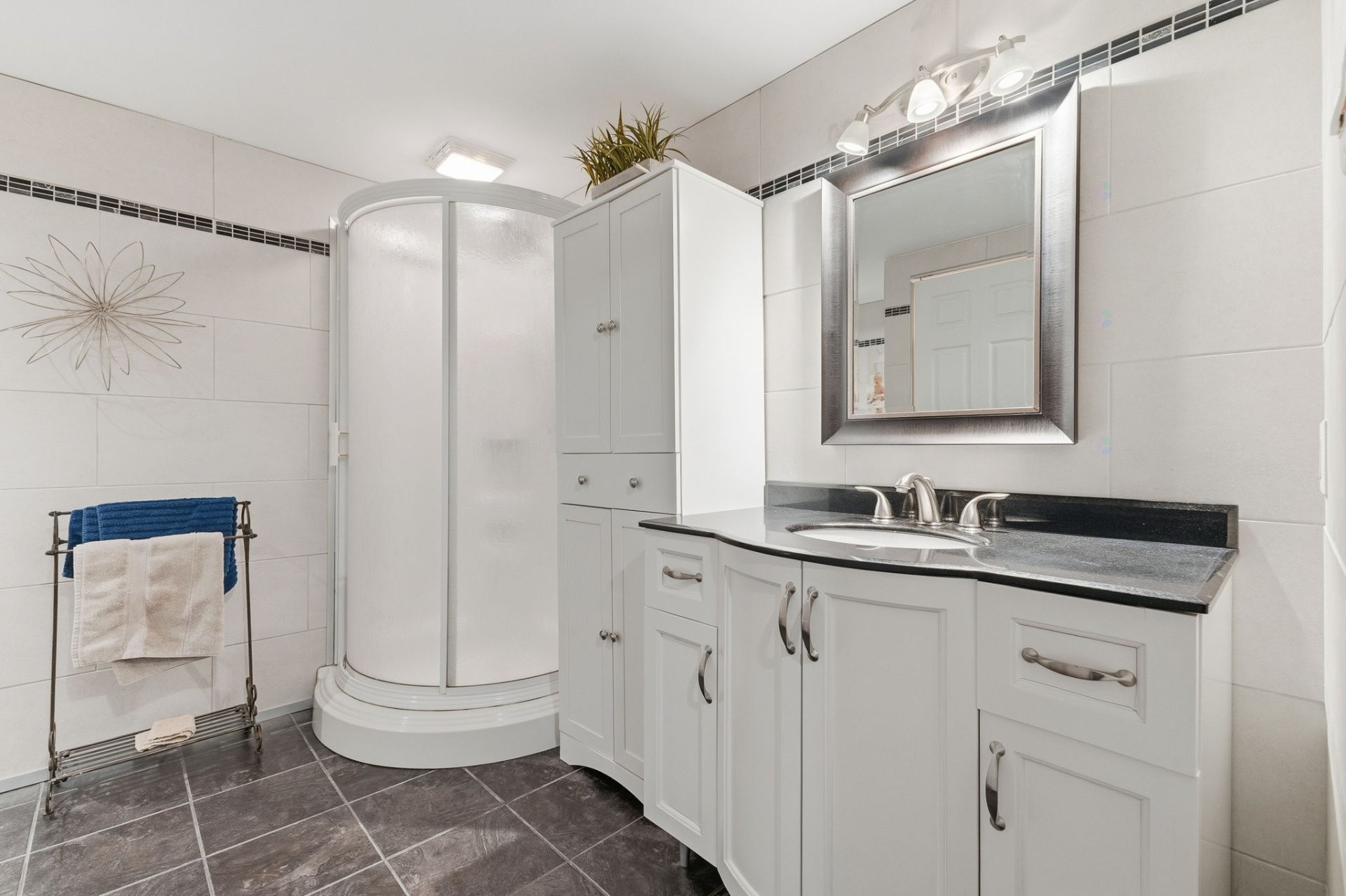 









37


Rue Biehler

,
Gatineau (Buckingham),




QC
J8L3S6

