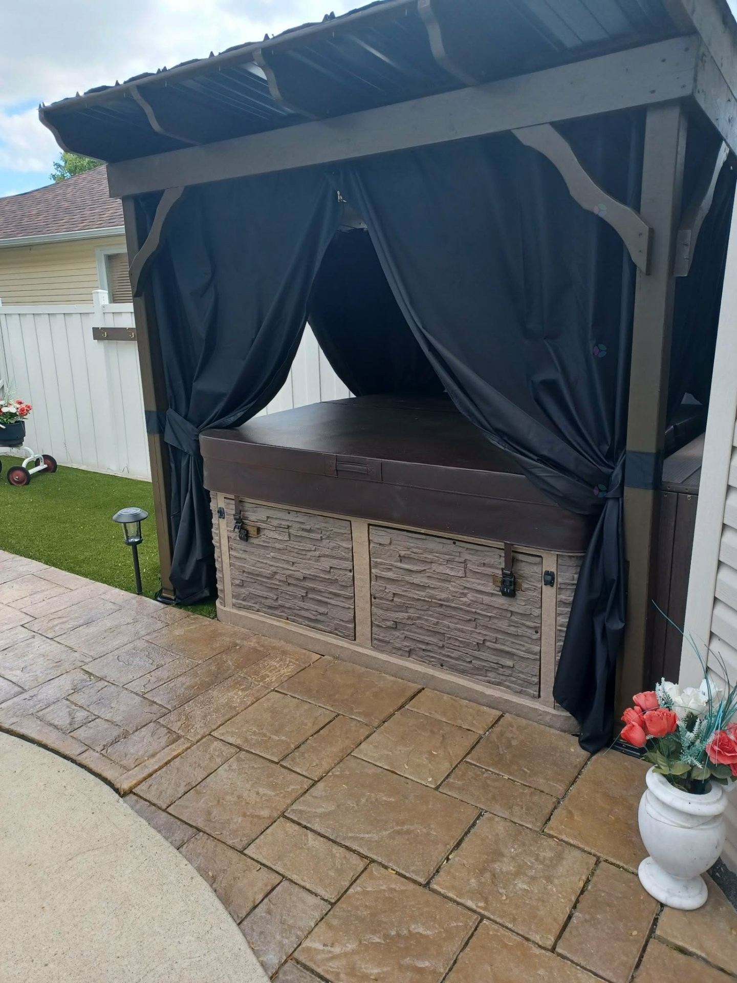 









37


Rue Biehler

,
Gatineau (Buckingham),




QC
J8L3S6

