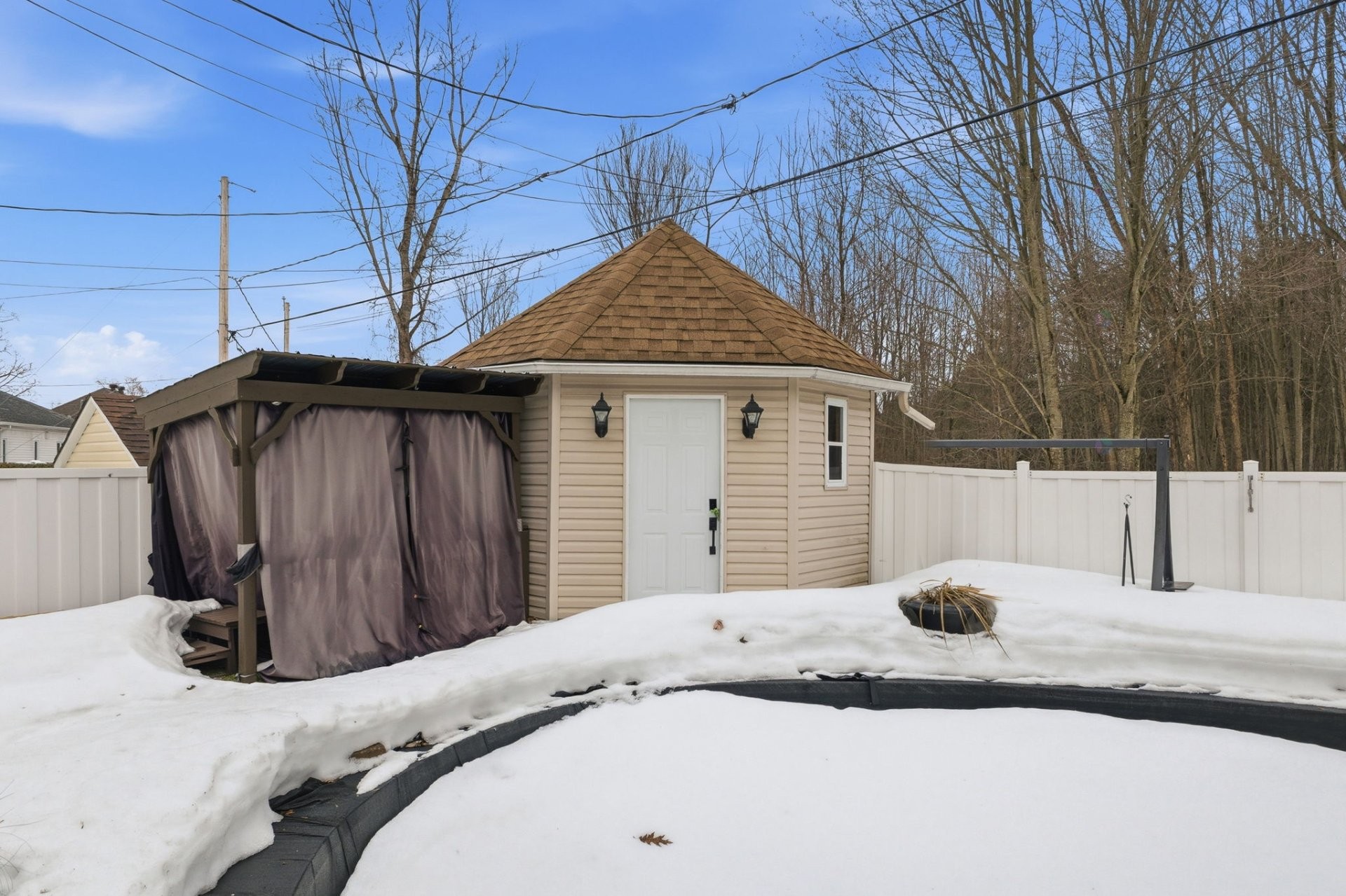 









37


Rue Biehler

,
Gatineau (Buckingham),




QC
J8L3S6

