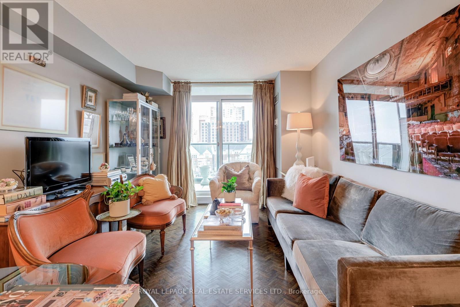 












509 - 17 MICHAEL POWER PLACE

,
Toronto,




Ontario
M9A5G5

