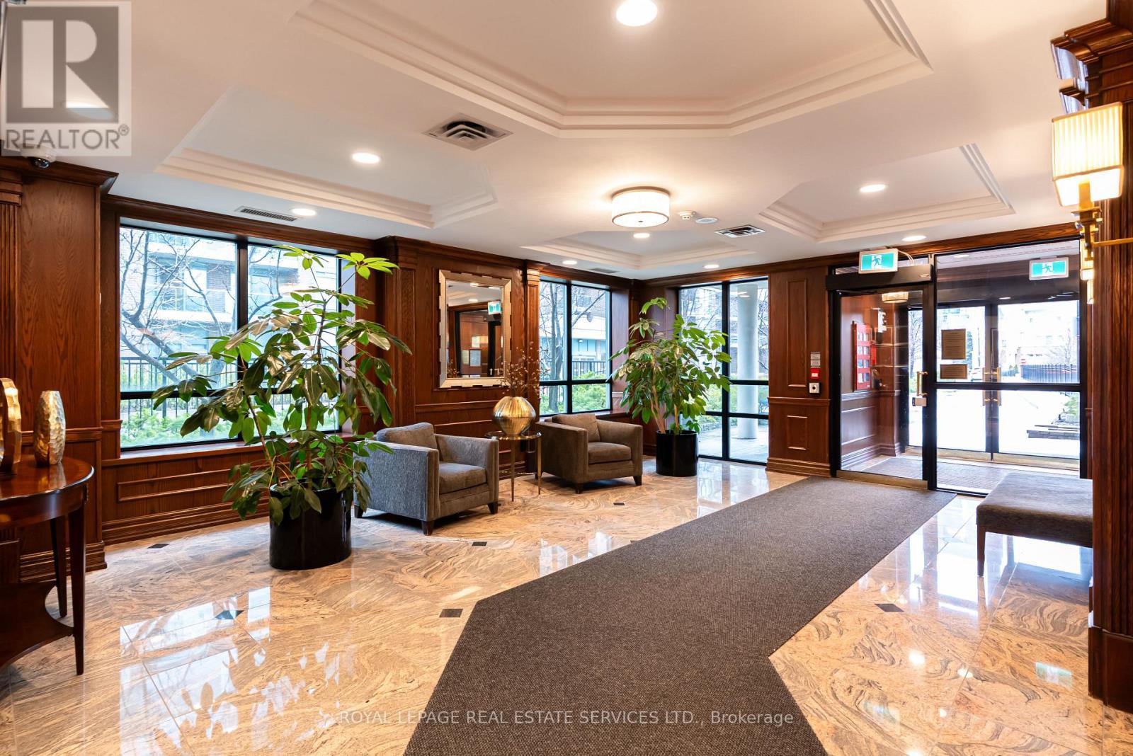 












509 - 17 MICHAEL POWER PLACE

,
Toronto,




Ontario
M9A5G5

