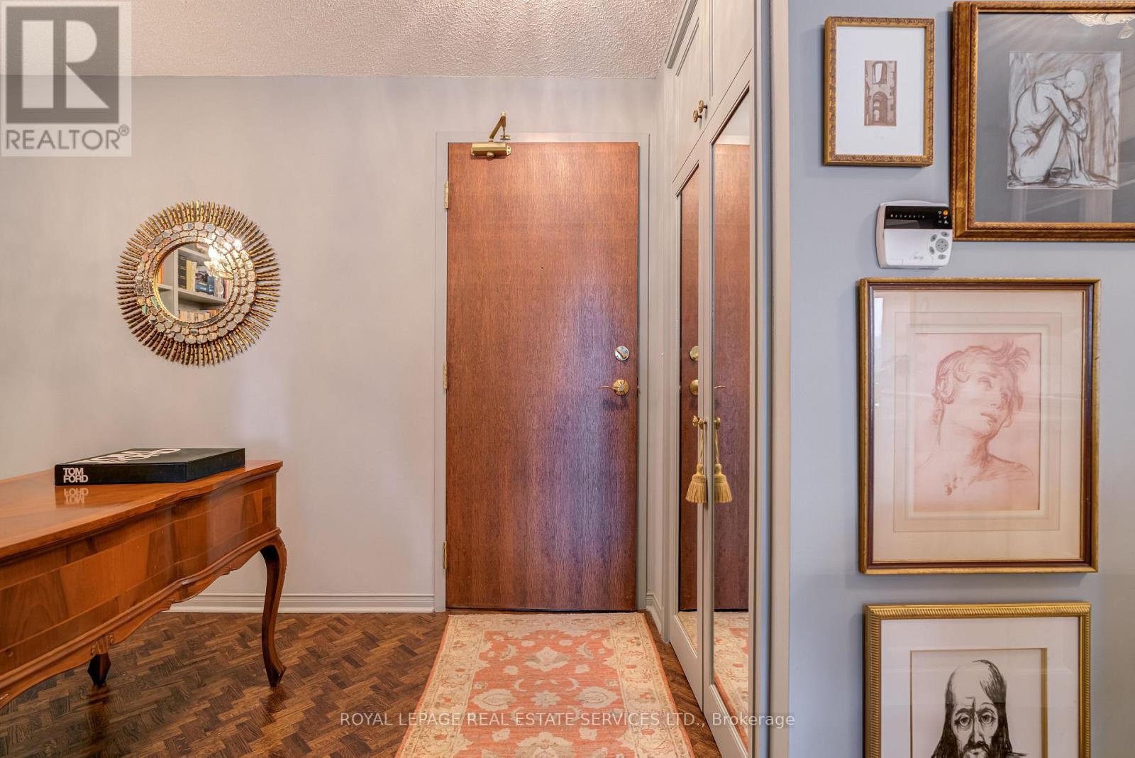 












509 - 17 MICHAEL POWER PLACE

,
Toronto,




Ontario
M9A5G5

