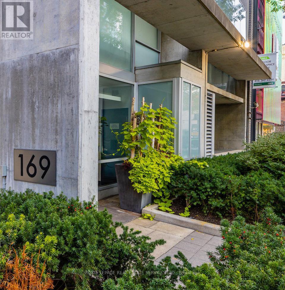 












804 - 169 JOHN STREET

,
Toronto,




Ontario
M5T1X3

