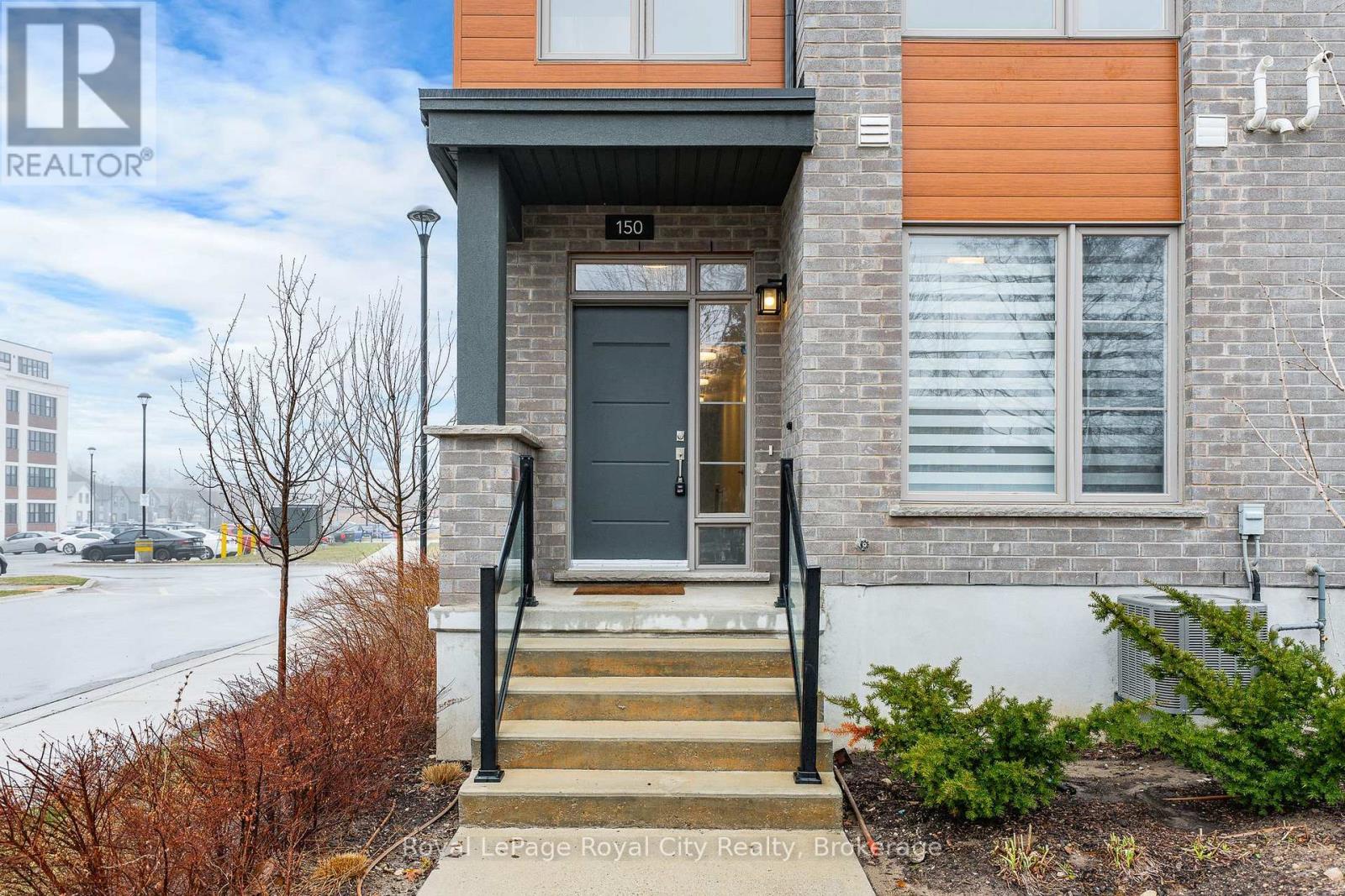 












1 - 150 HURON STREET

,
Guelph (St. Patrick's Ward),




Ontario
N1G4Y1

