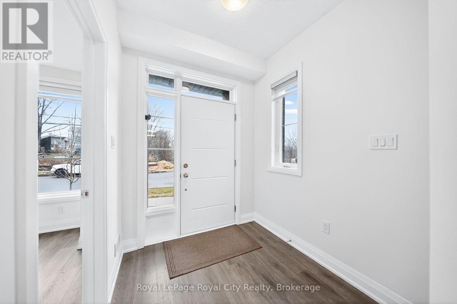 












1 - 150 HURON STREET

,
Guelph (St. Patrick's Ward),




Ontario
N1G4Y1

