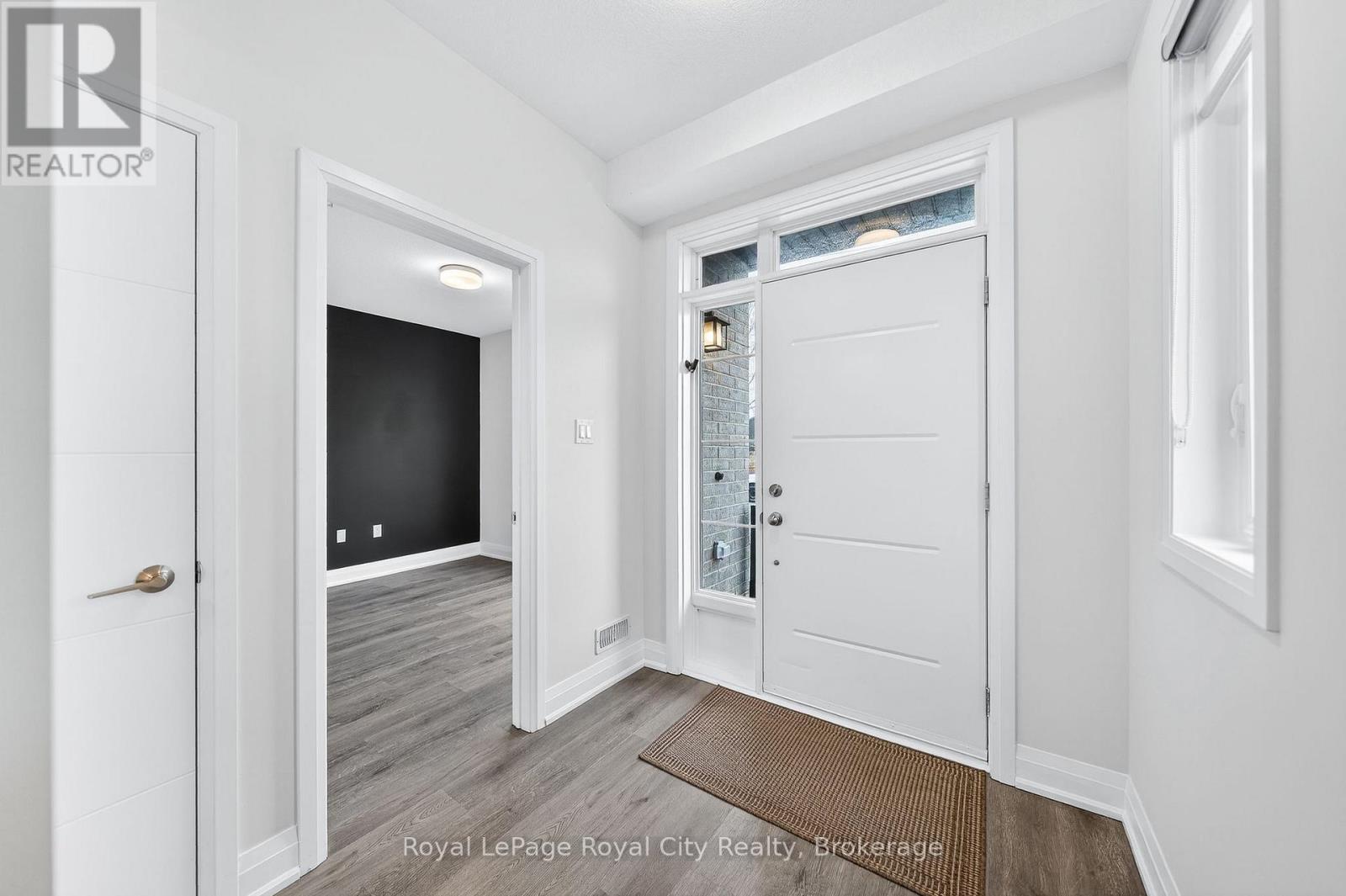 












1 - 150 HURON STREET

,
Guelph (St. Patrick's Ward),




Ontario
N1G4Y1

