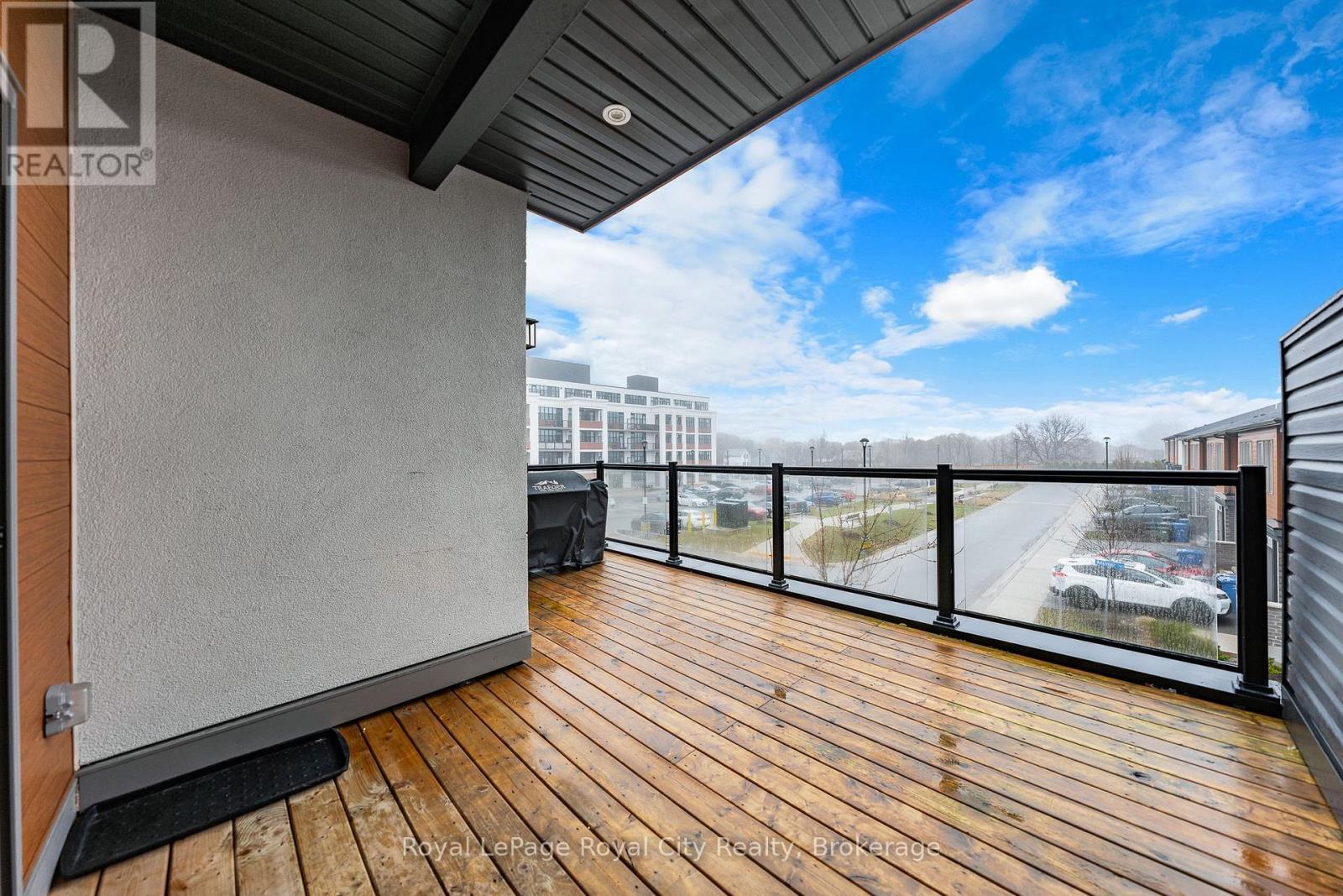 












1 - 150 HURON STREET

,
Guelph (St. Patrick's Ward),




Ontario
N1G4Y1

