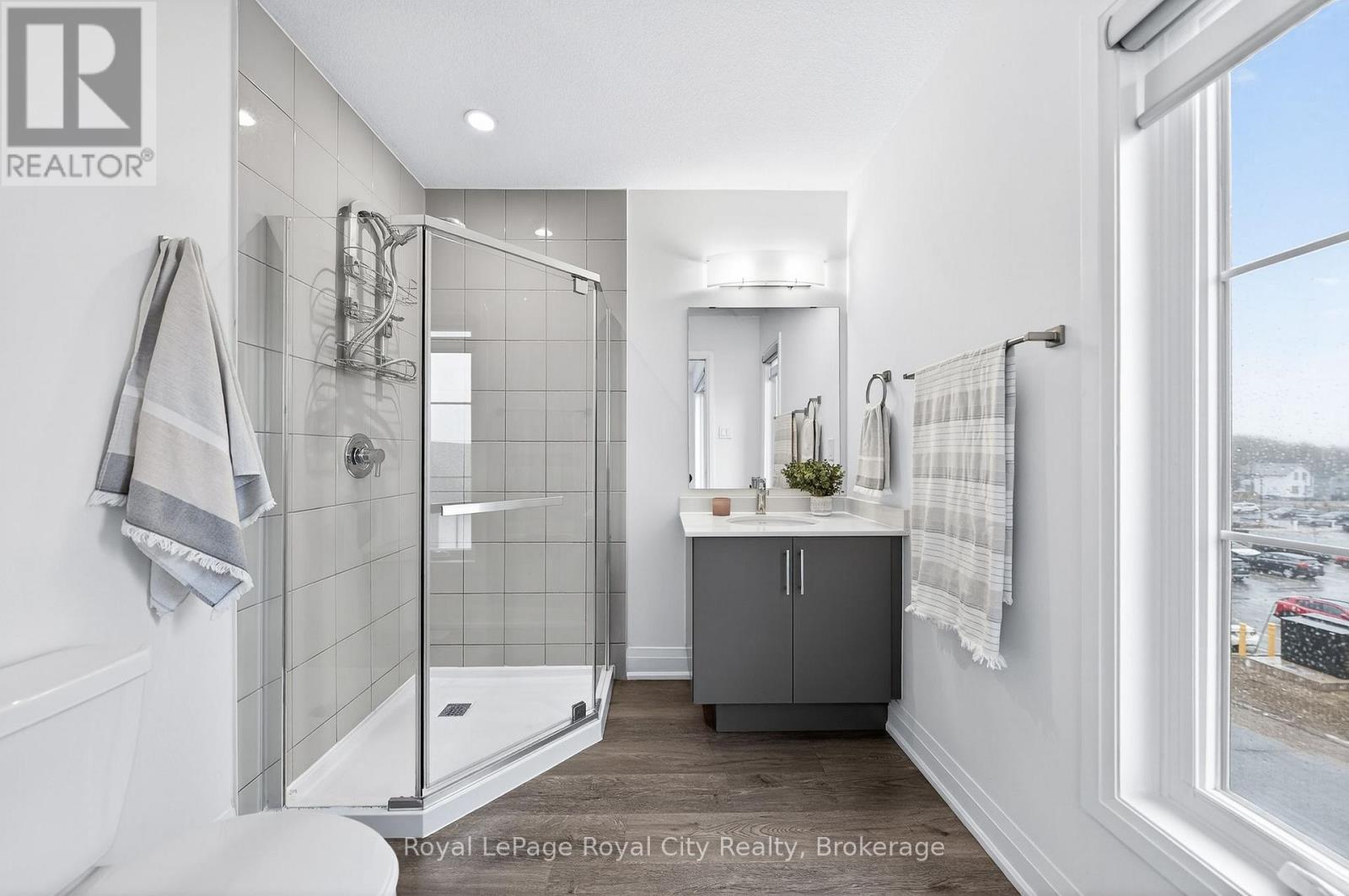 












1 - 150 HURON STREET

,
Guelph (St. Patrick's Ward),




Ontario
N1G4Y1

