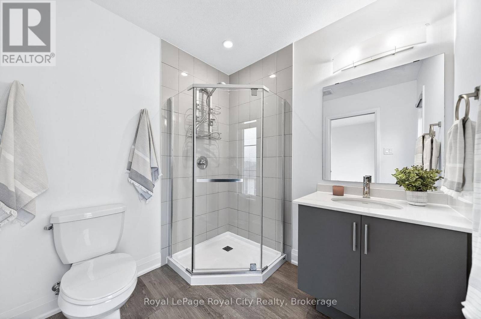 












1 - 150 HURON STREET

,
Guelph (St. Patrick's Ward),




Ontario
N1G4Y1

