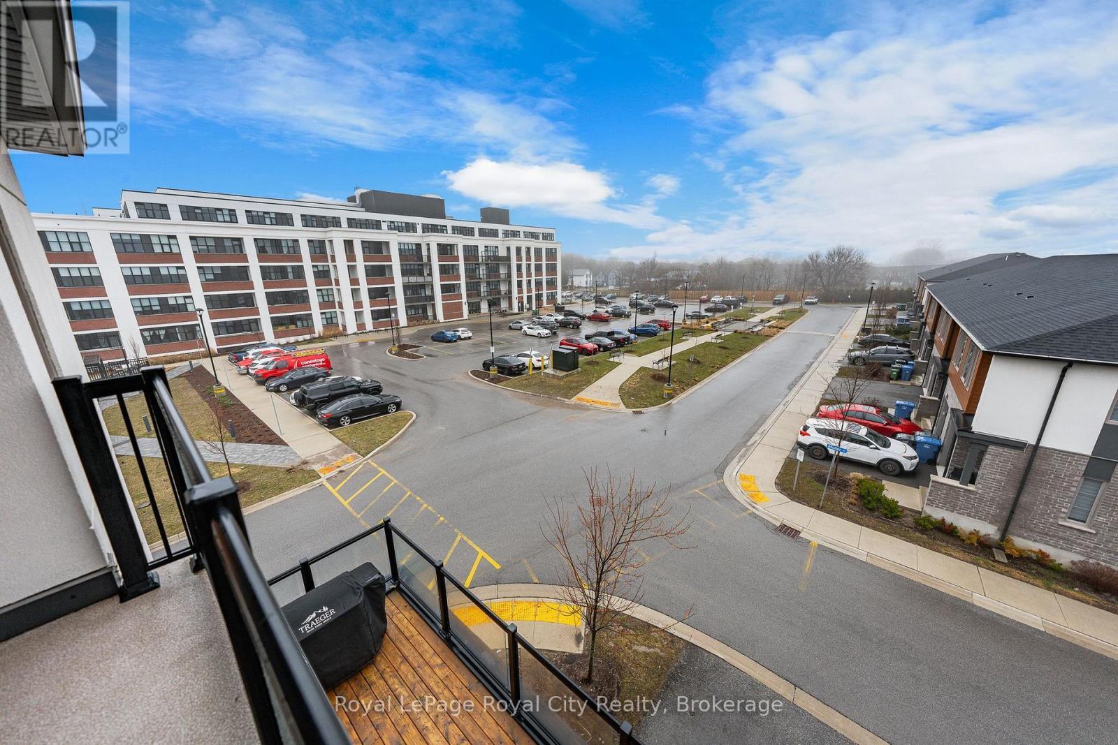 












1 - 150 HURON STREET

,
Guelph (St. Patrick's Ward),




Ontario
N1G4Y1

