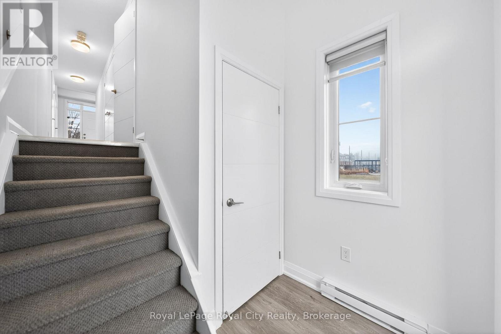 












1 - 150 HURON STREET

,
Guelph (St. Patrick's Ward),




Ontario
N1G4Y1

