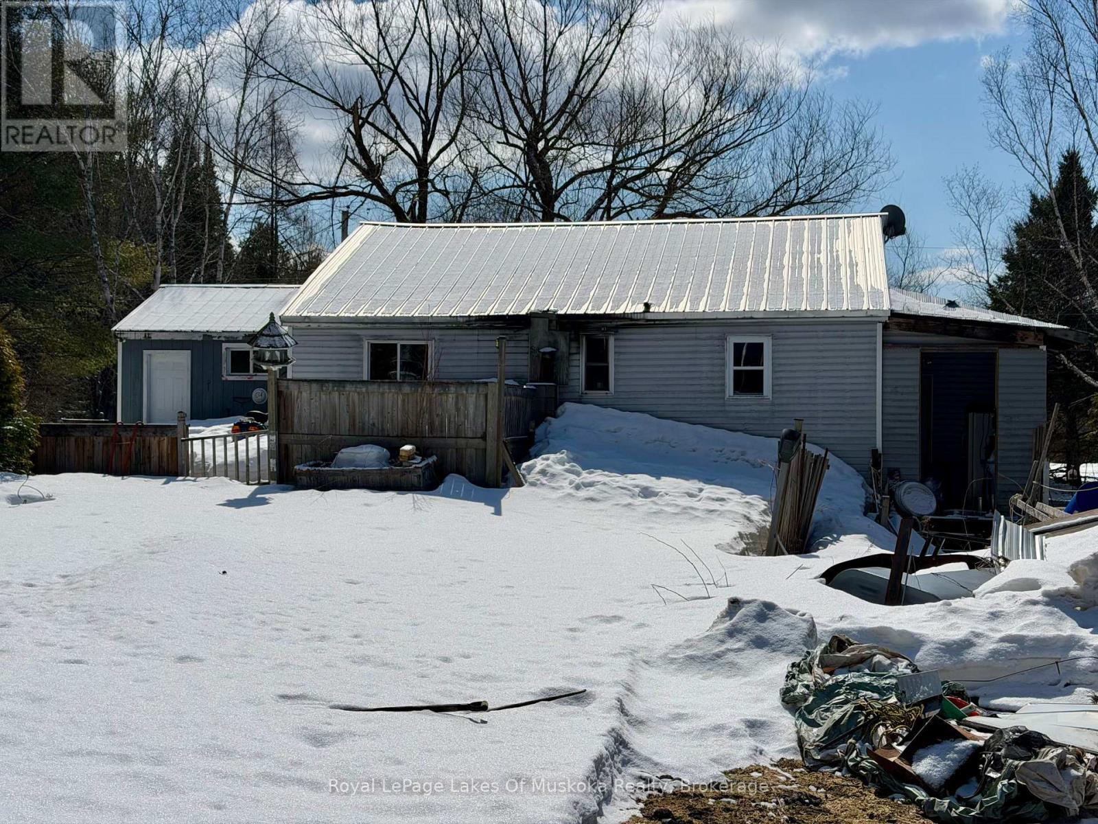 












1071 NAISMITH ROAD

,
Bracebridge (Macaulay),




Ontario
P1L1X4

