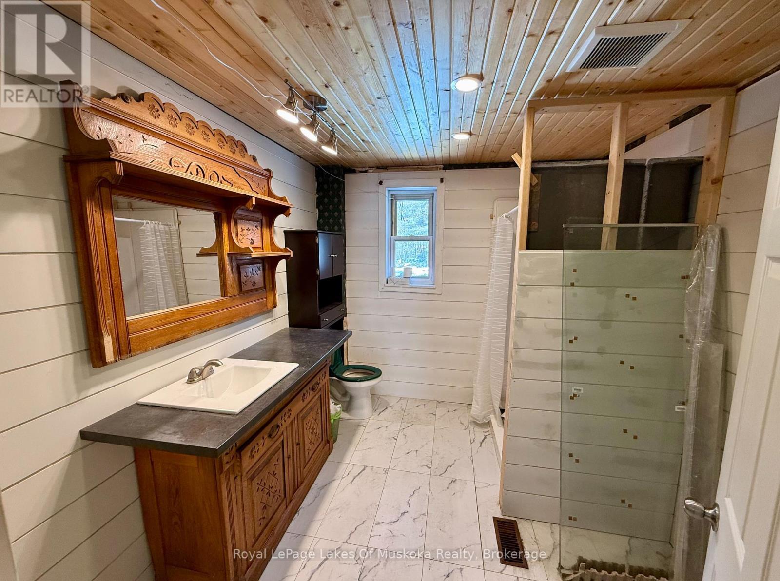 












1071 NAISMITH ROAD

,
Bracebridge (Macaulay),




Ontario
P1L1X4

