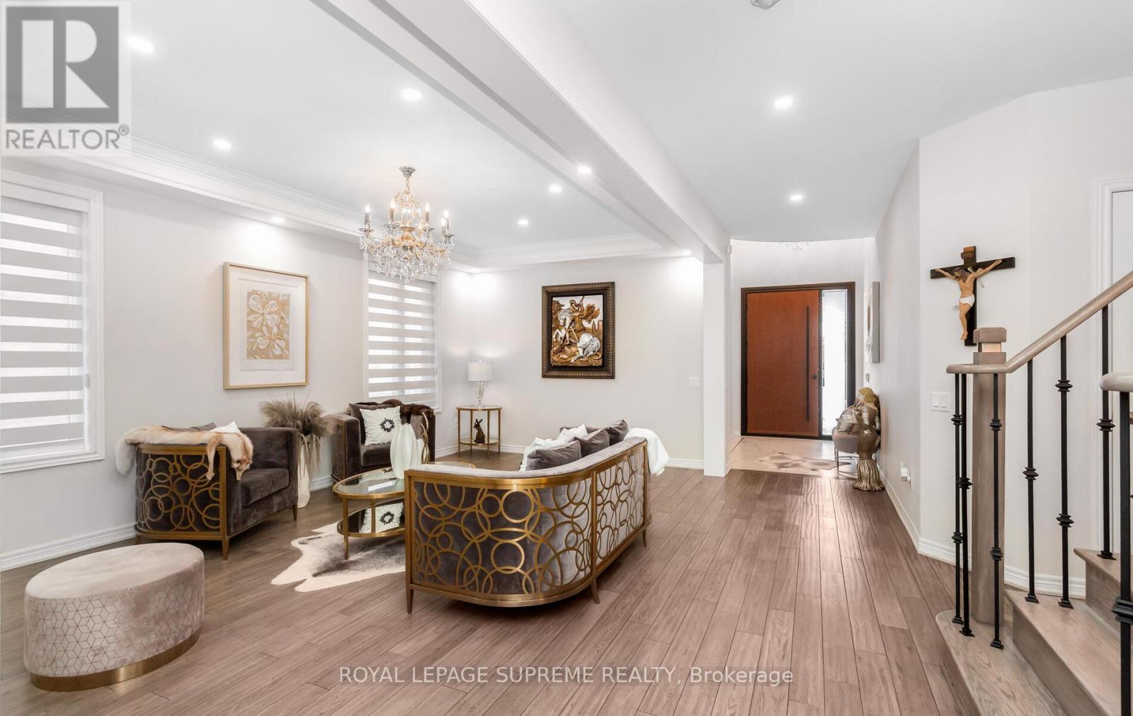 












95 SELBY CRESCENT

,
Bradford West Gwillimbury,




Ontario
L3Z0V3

