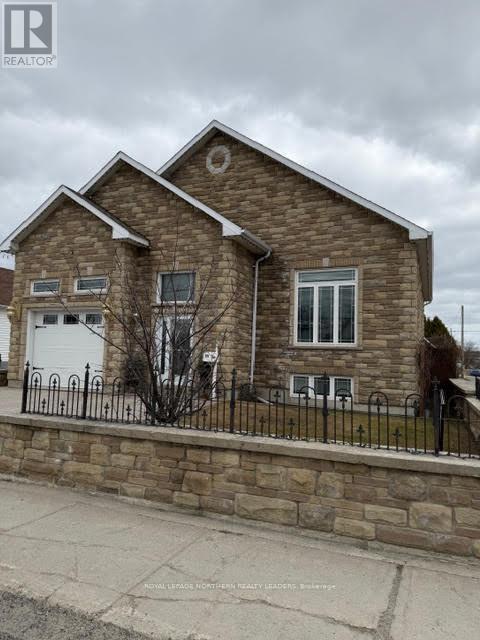 












268 TOKE STREET

,
Timmins (TNE - Hill District),




Ontario
P4N6V1

