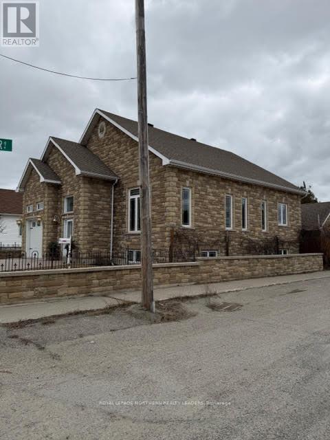 












268 TOKE STREET

,
Timmins (TNE - Hill District),




Ontario
P4N6V1

