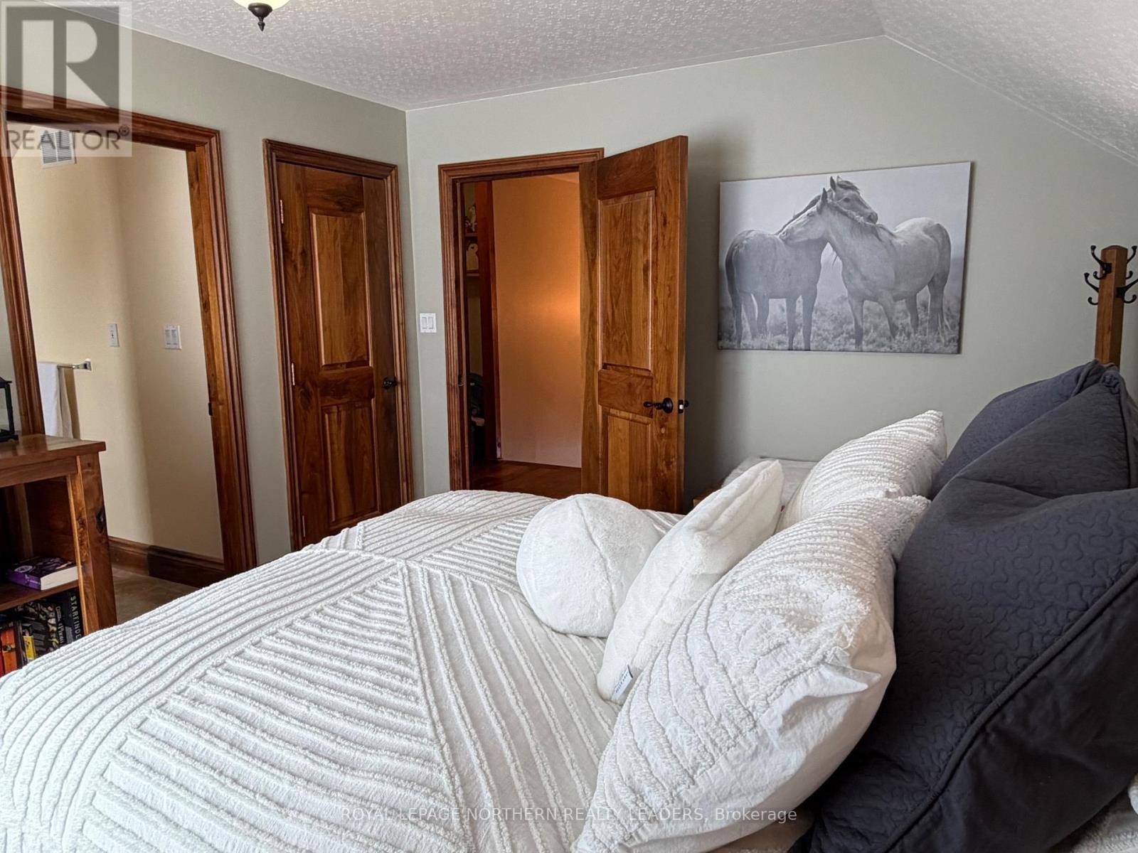 












268 TOKE STREET

,
Timmins (TNE - Hill District),




Ontario
P4N6V1

