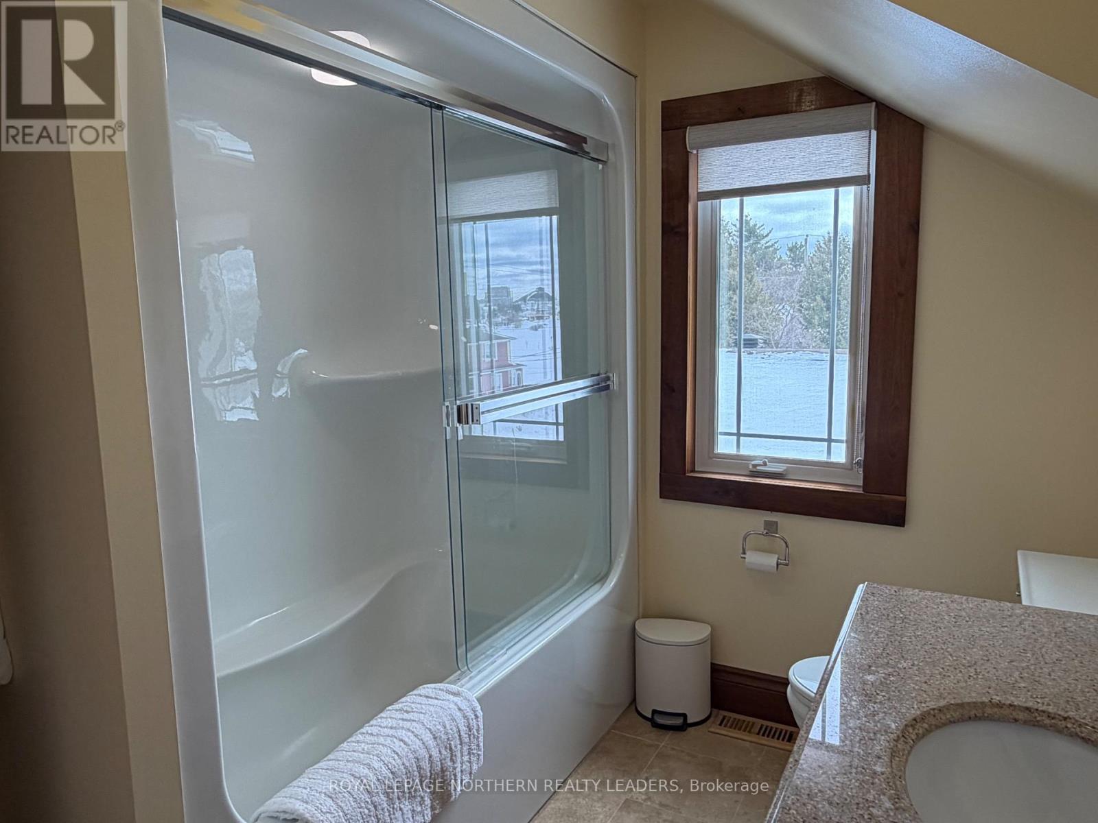 












268 TOKE STREET

,
Timmins (TNE - Hill District),




Ontario
P4N6V1

