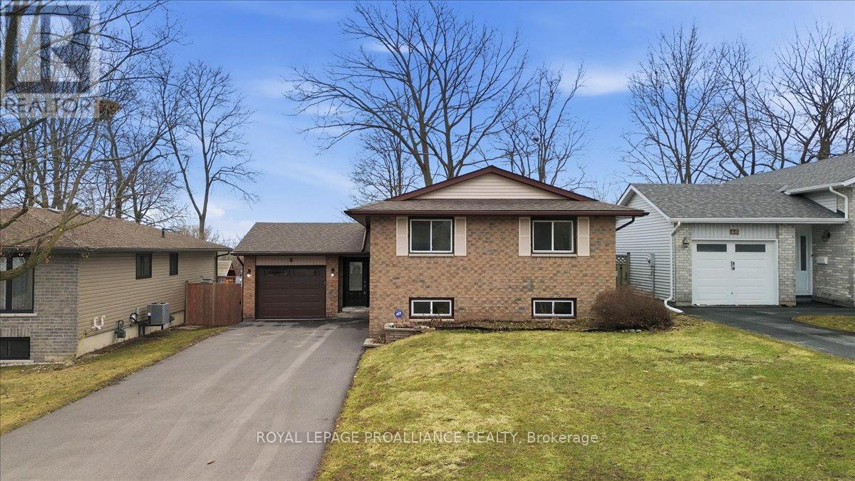 












8 LORAINE AVENUE

,
Quinte West (Trenton Ward),




Ontario
K8V6M1

