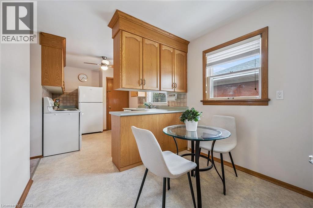 












10 PAUL Avenue

,
Guelph,




Ontario
N1E1S2

