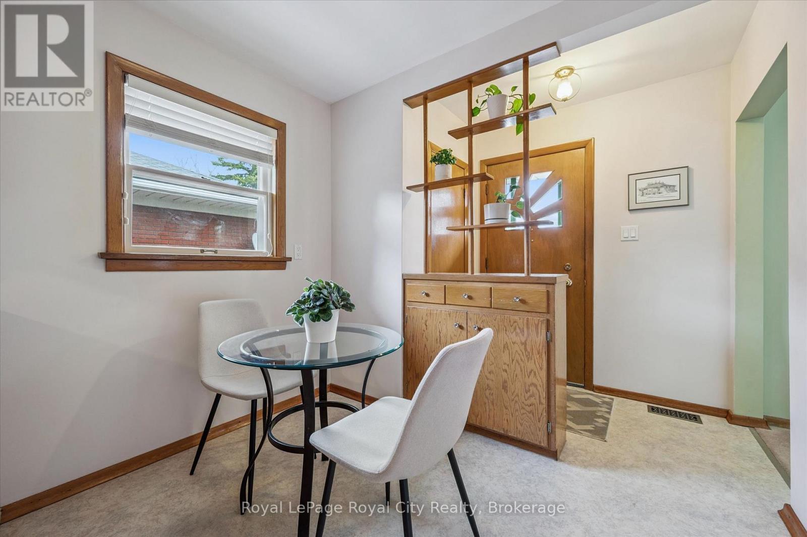 












10 PAUL AVENUE

,
Guelph (General Hospital),




Ontario
N1E1S2

