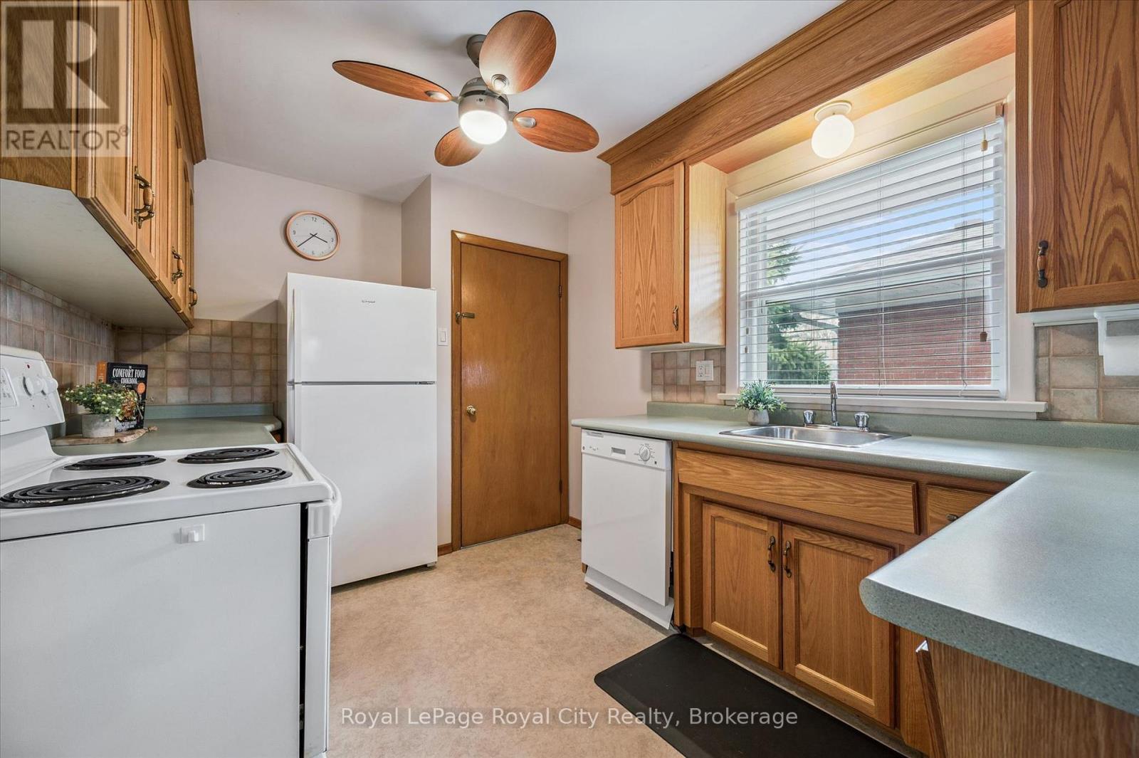 












10 PAUL AVENUE

,
Guelph (General Hospital),




Ontario
N1E1S2

