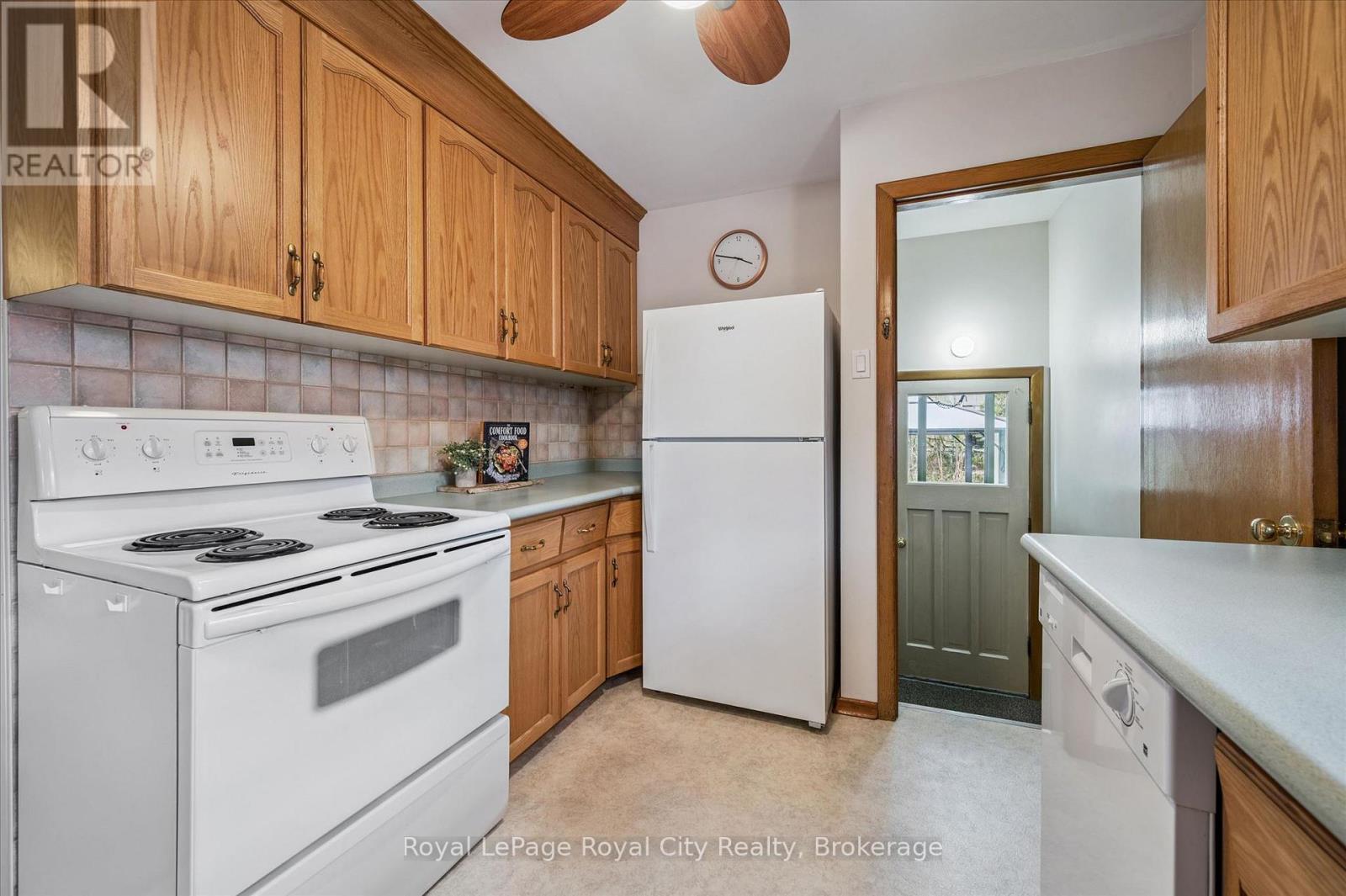 












10 PAUL AVENUE

,
Guelph (General Hospital),




Ontario
N1E1S2

