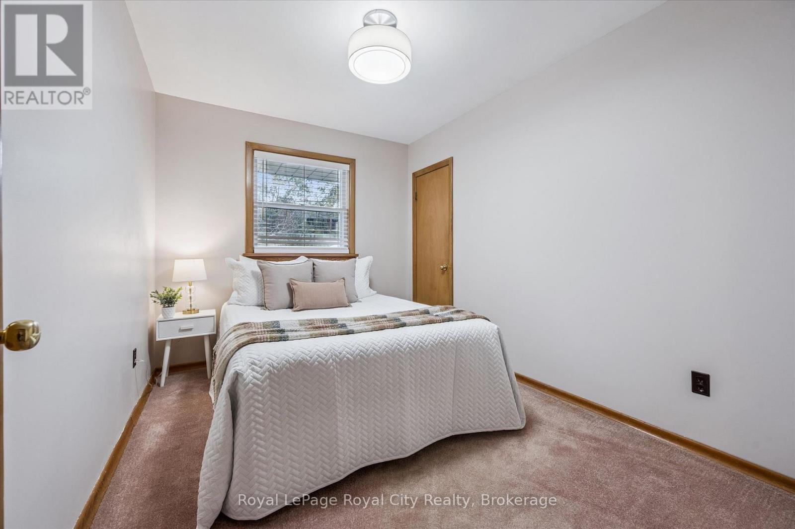 












10 PAUL AVENUE

,
Guelph (General Hospital),




Ontario
N1E1S2

