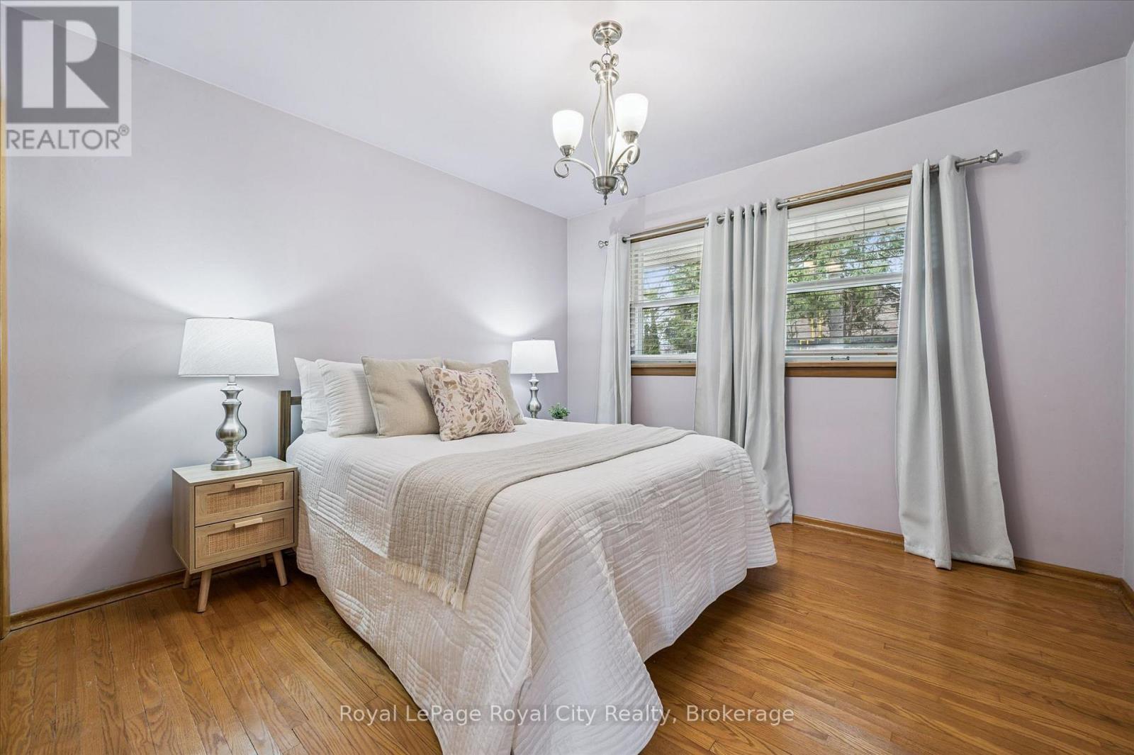 












10 PAUL AVENUE

,
Guelph (General Hospital),




Ontario
N1E1S2

