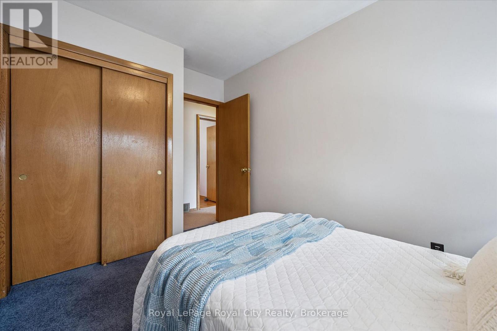 












10 PAUL AVENUE

,
Guelph (General Hospital),




Ontario
N1E1S2

