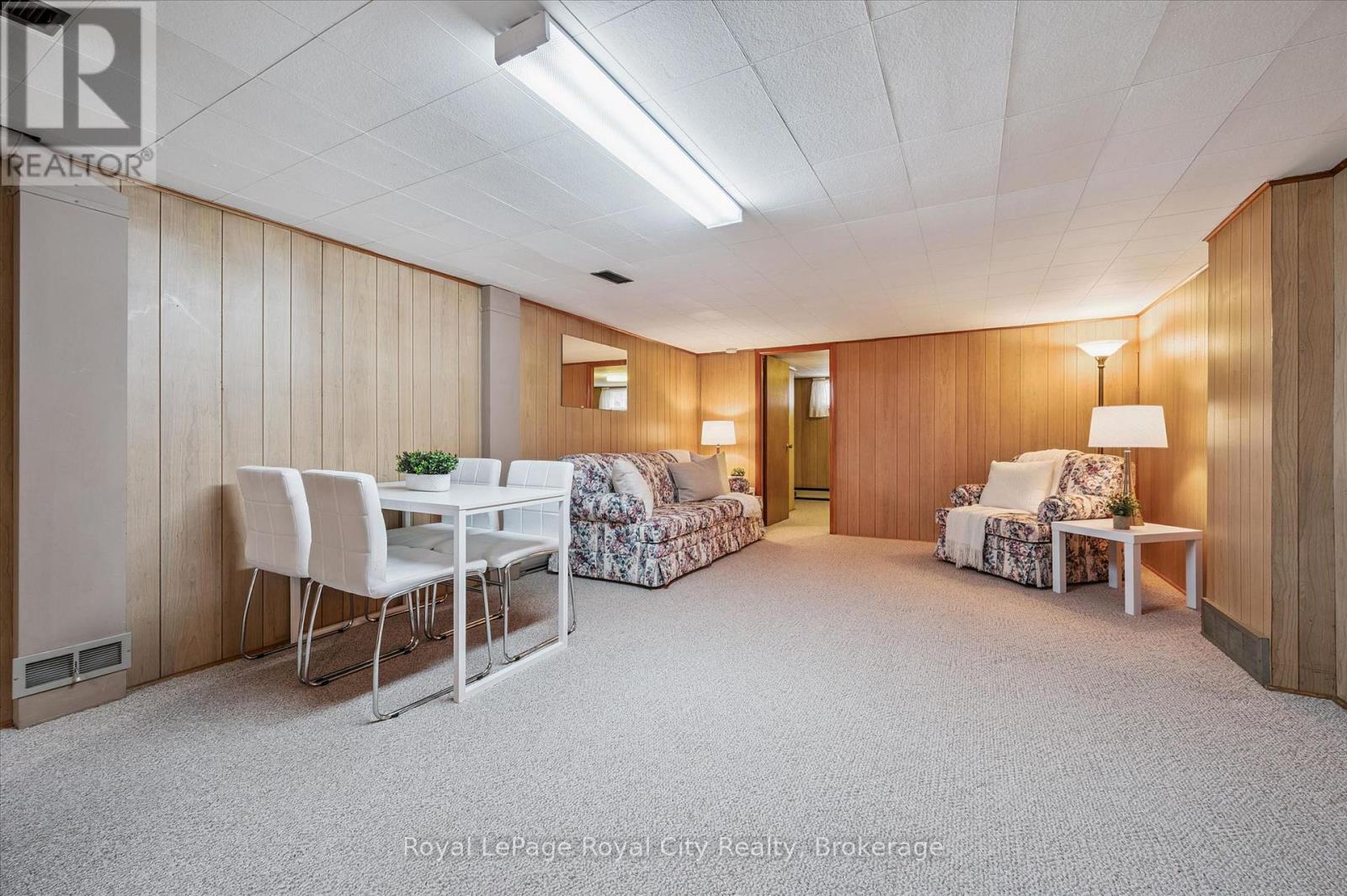 












10 PAUL AVENUE

,
Guelph (General Hospital),




Ontario
N1E1S2

