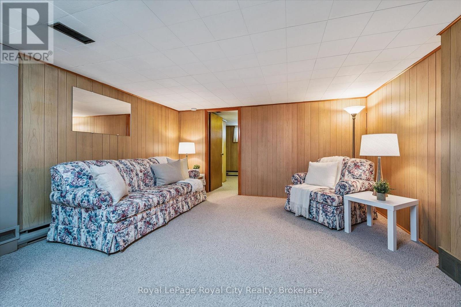 












10 PAUL AVENUE

,
Guelph (General Hospital),




Ontario
N1E1S2

