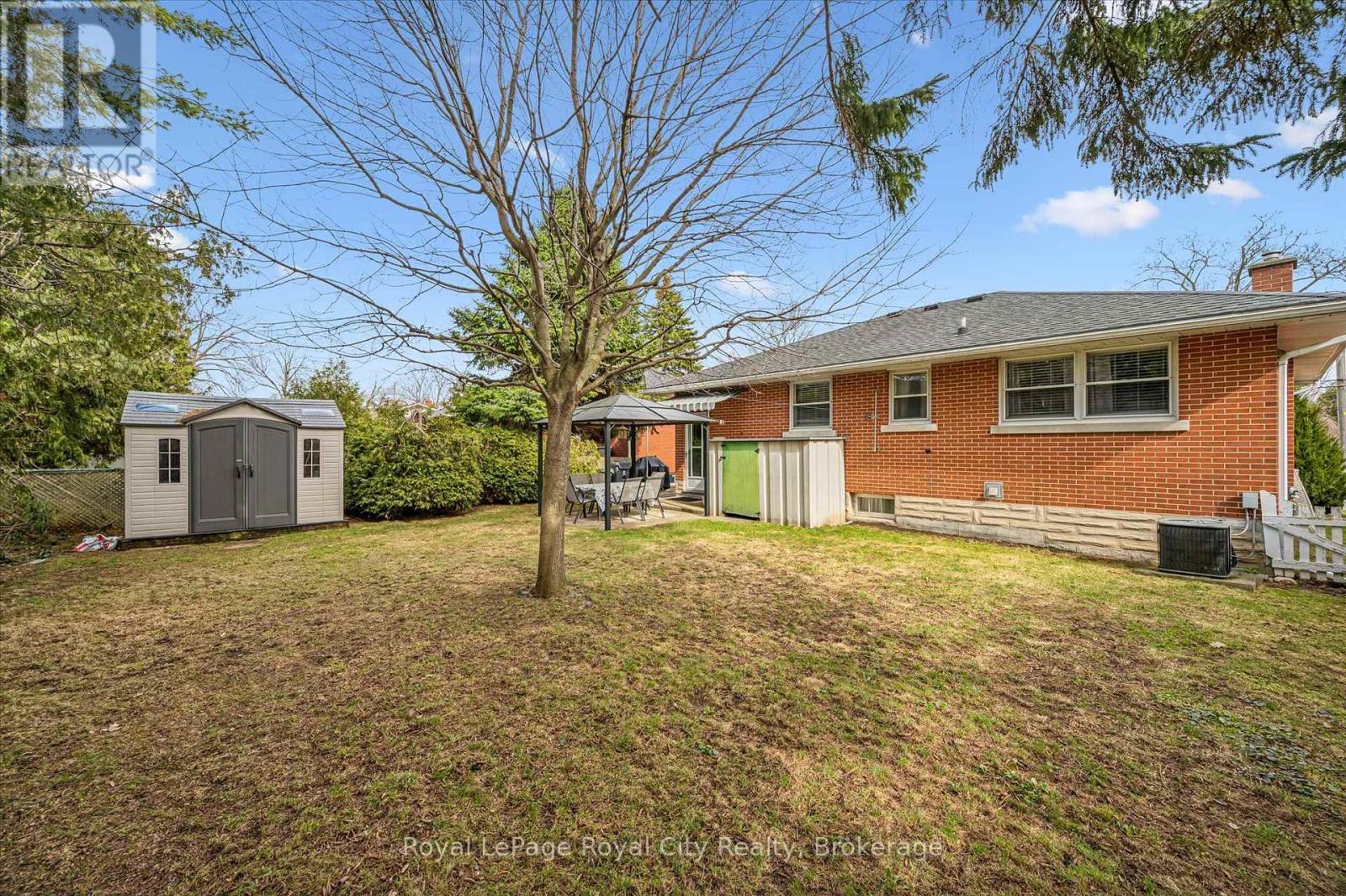 












10 PAUL AVENUE

,
Guelph (General Hospital),




Ontario
N1E1S2

