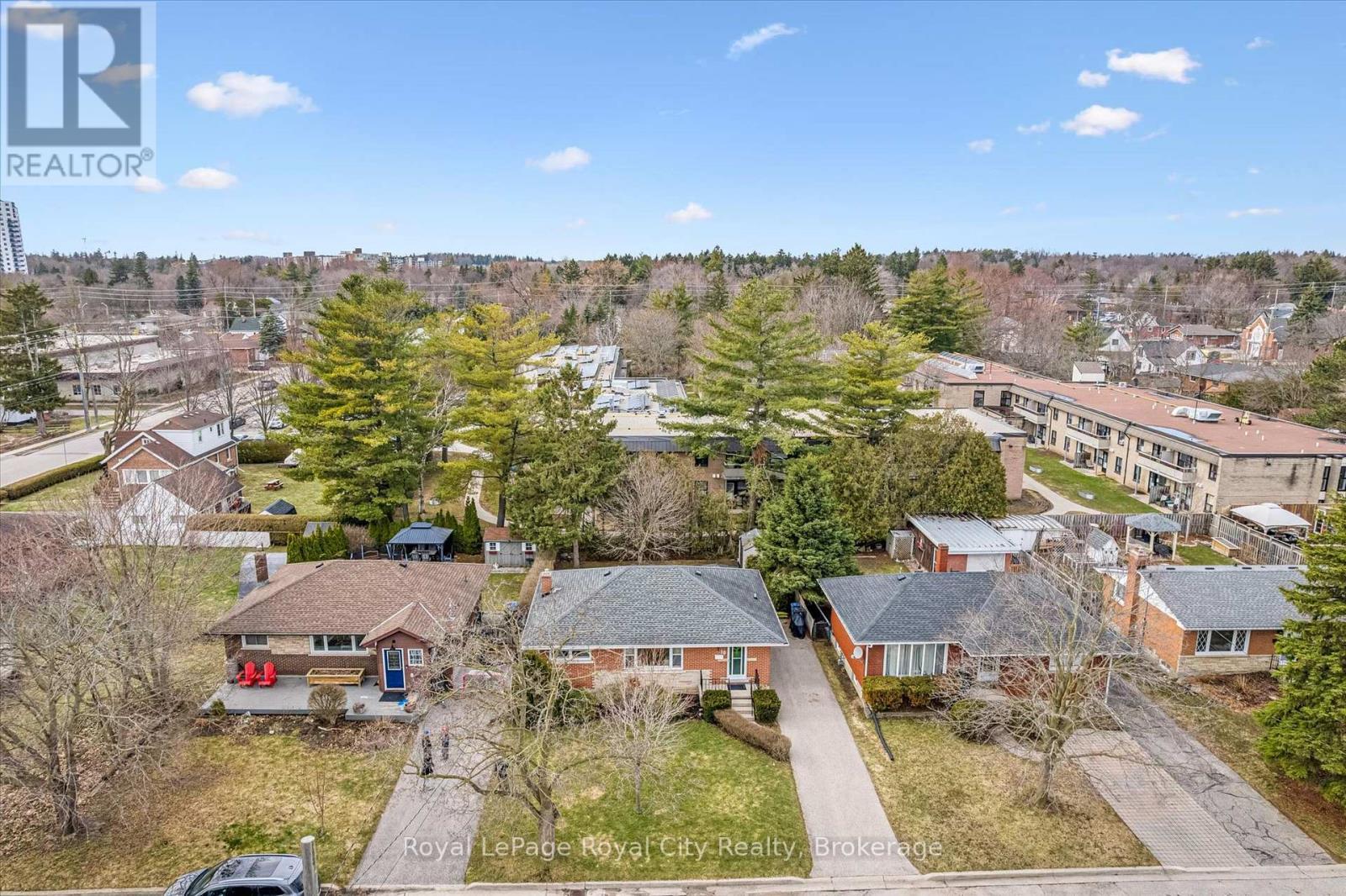 












10 PAUL AVENUE

,
Guelph (General Hospital),




Ontario
N1E1S2

