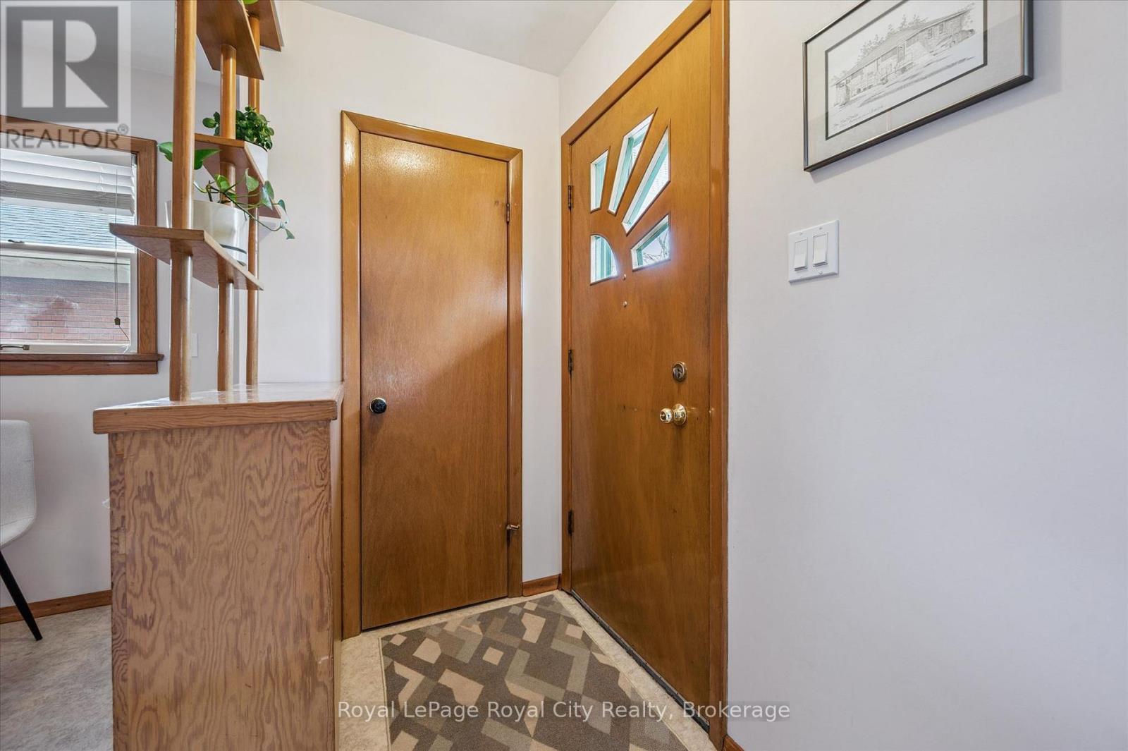 












10 PAUL AVENUE

,
Guelph (General Hospital),




Ontario
N1E1S2

