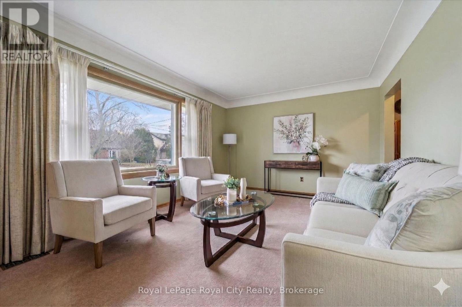 












10 PAUL AVENUE

,
Guelph (General Hospital),




Ontario
N1E1S2

