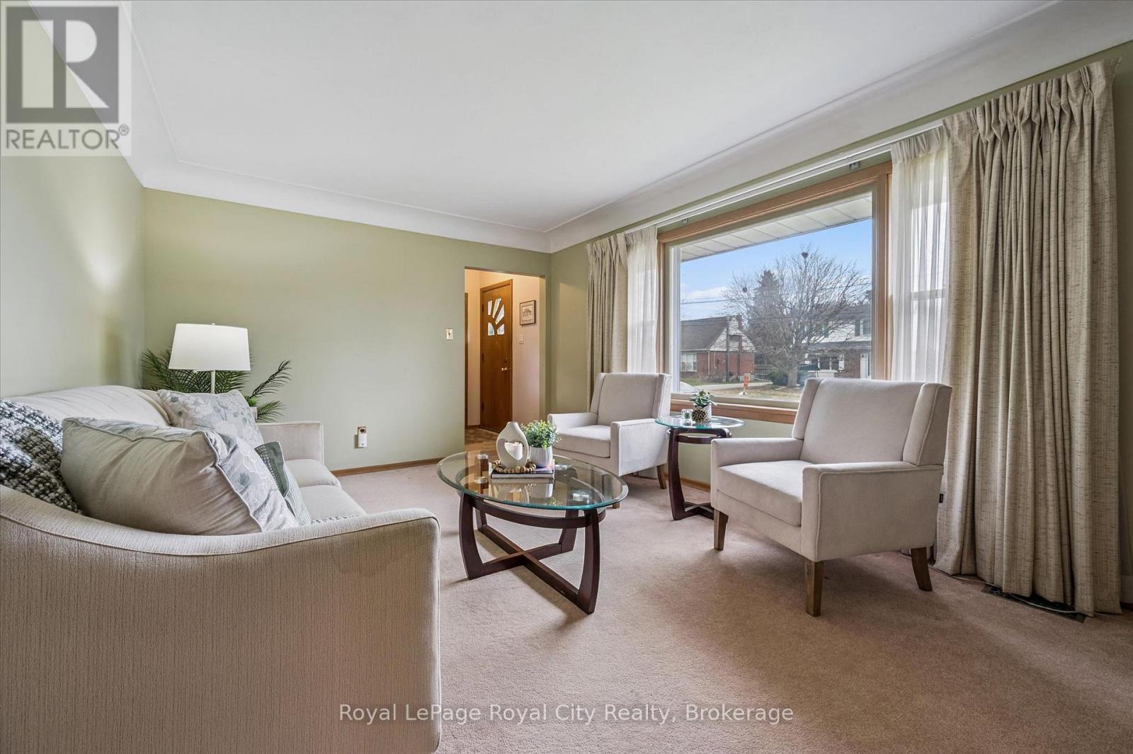 












10 PAUL AVENUE

,
Guelph (General Hospital),




Ontario
N1E1S2

