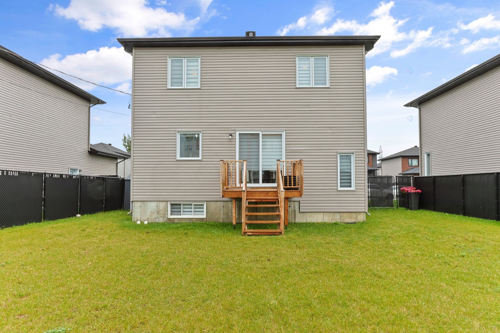 









73


Av. des Tilleuls

,
Salaberry-de-Valleyfield,




QC
J6T0P3

